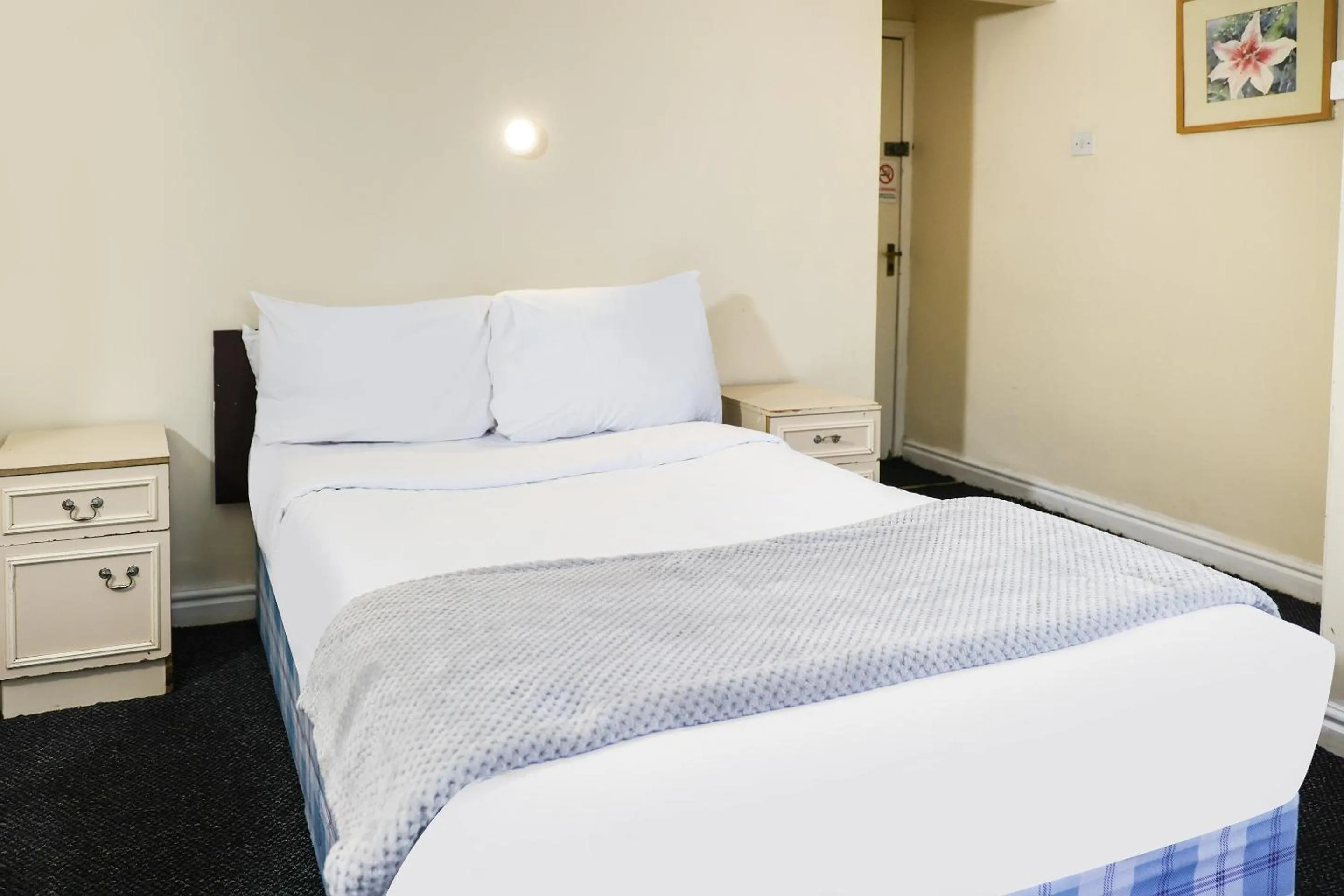 Bedroom, Bed in Hotel 346