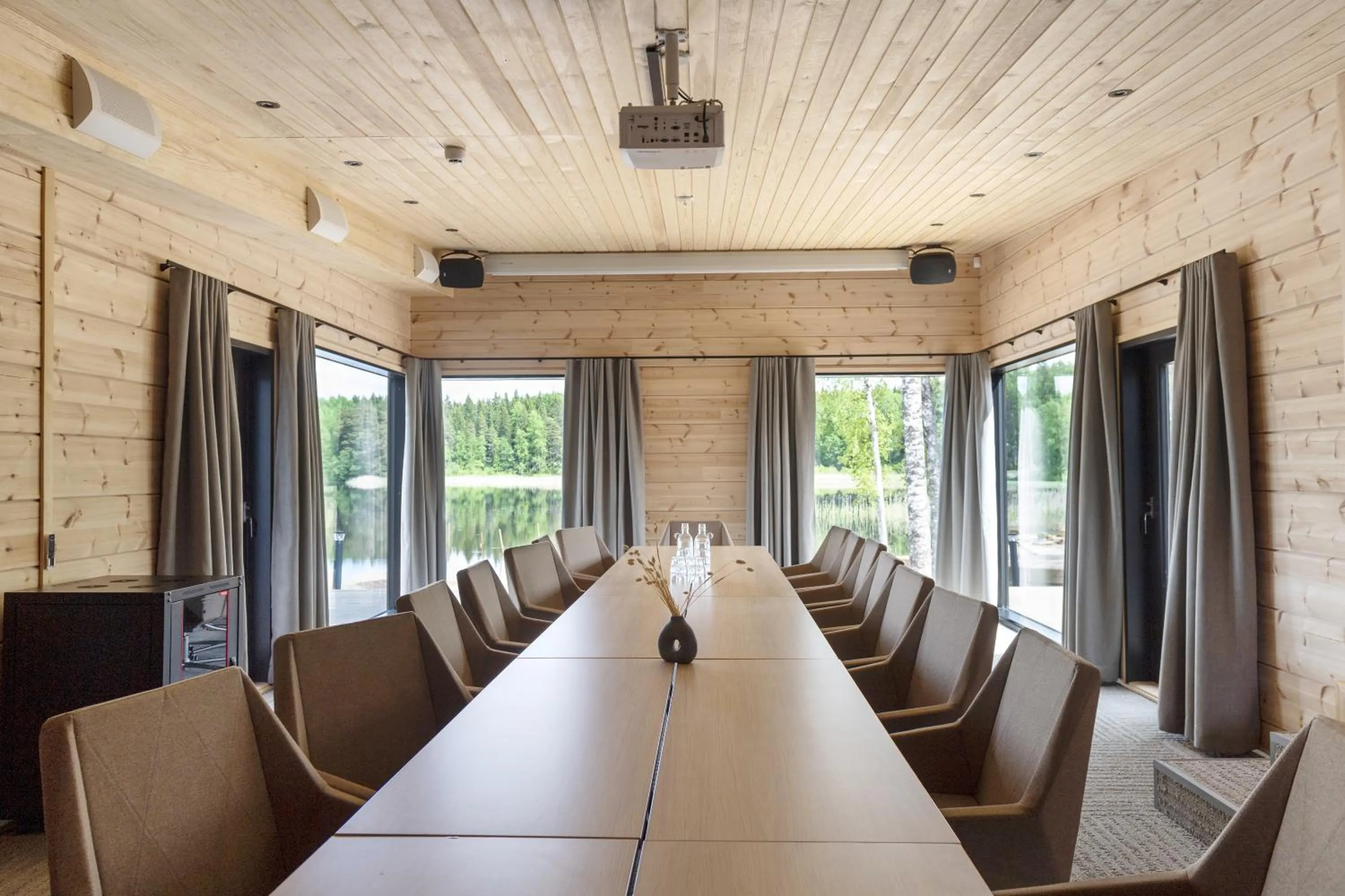 Meeting/conference room in Break Sokos Hotel Tykkimäki Resort