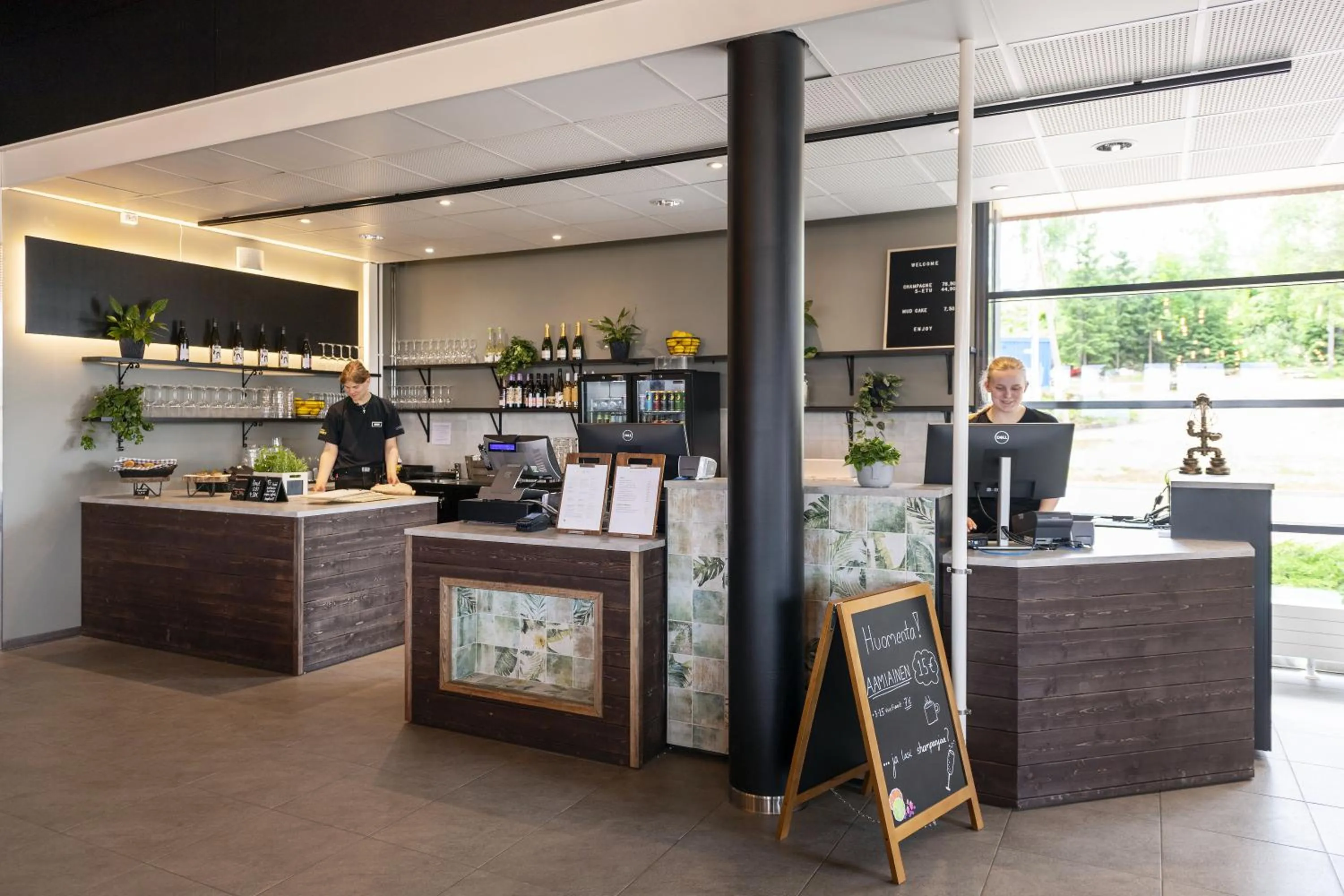 Lobby or reception in Break Sokos Hotel Tykkimäki Resort