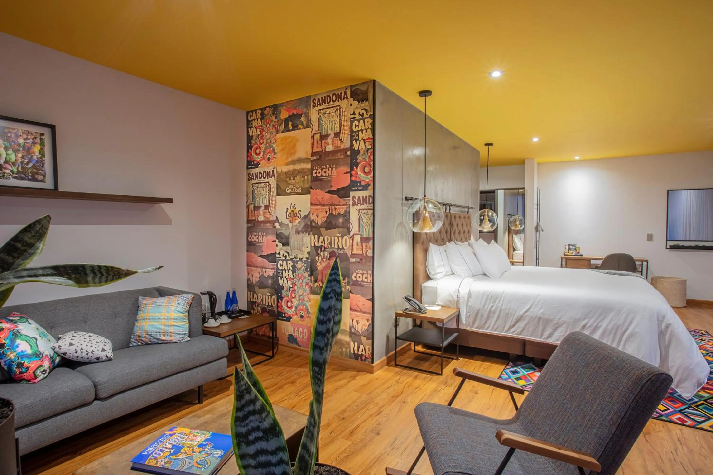 Photo of the whole room, Bed in Hotel V1501