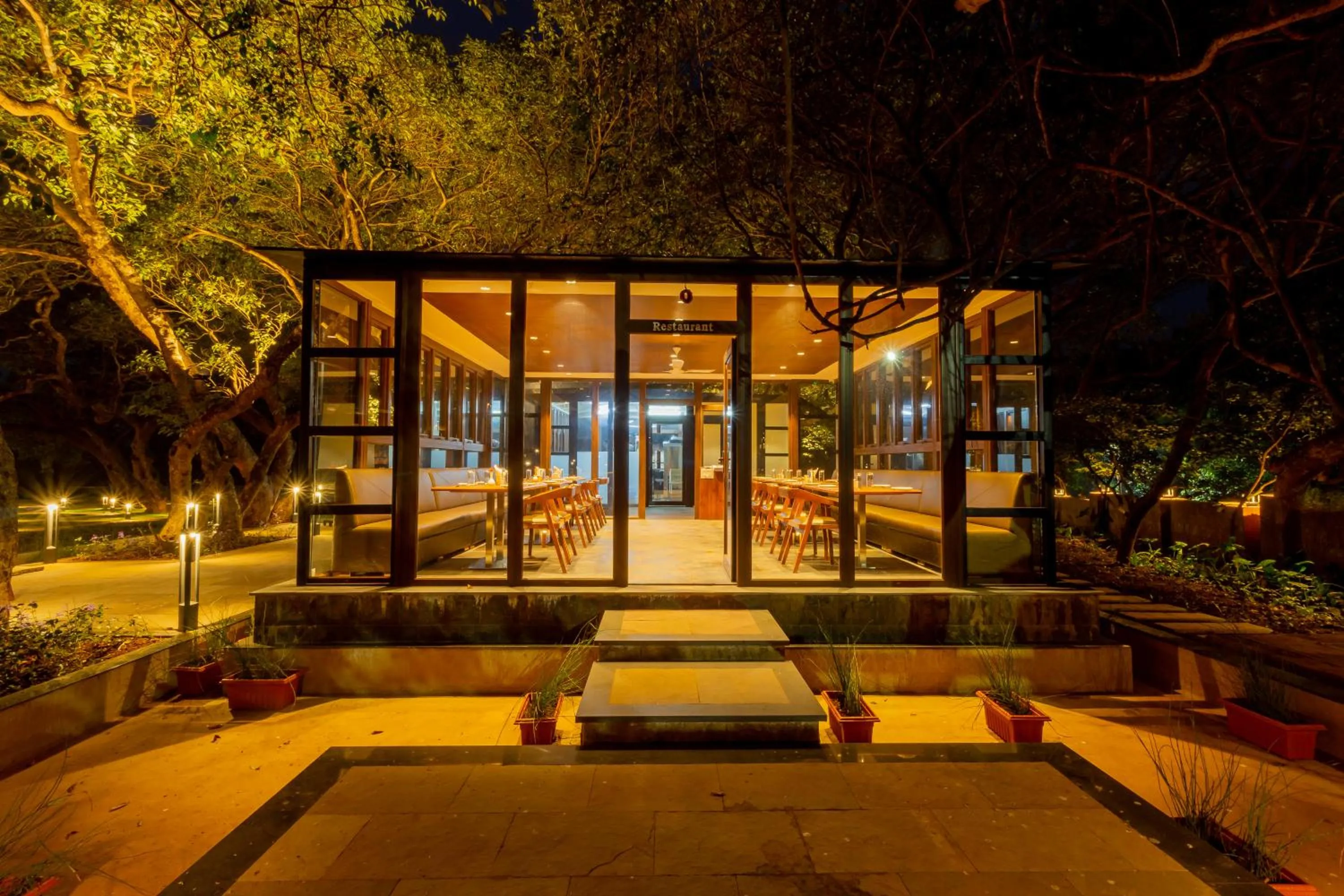 Restaurant/places to eat in R R Heritage Resort Pure Vegetarian