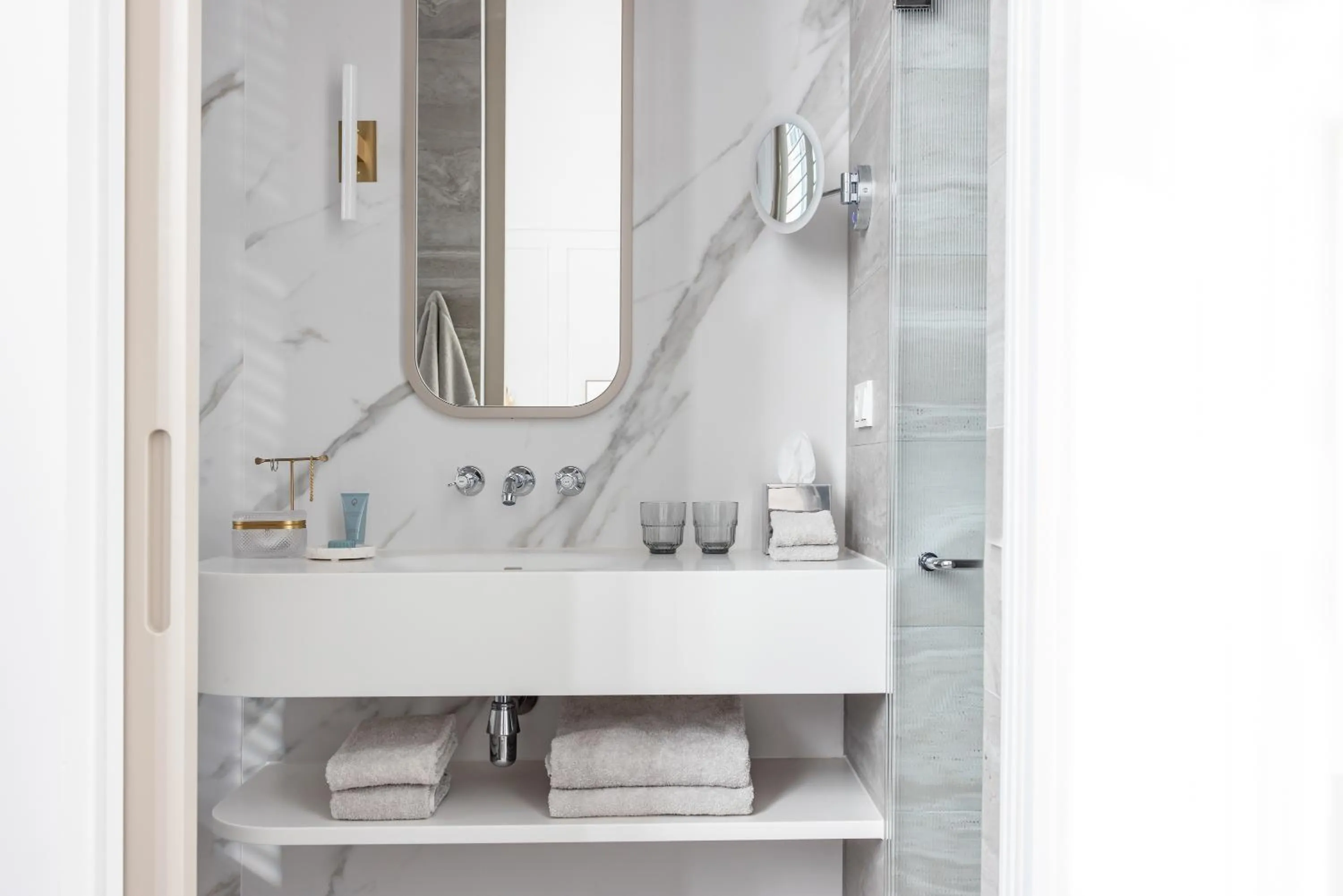 Bathroom in Pillows Grand Boutique Hotel Maurits at the Park - Small Luxury Hotels