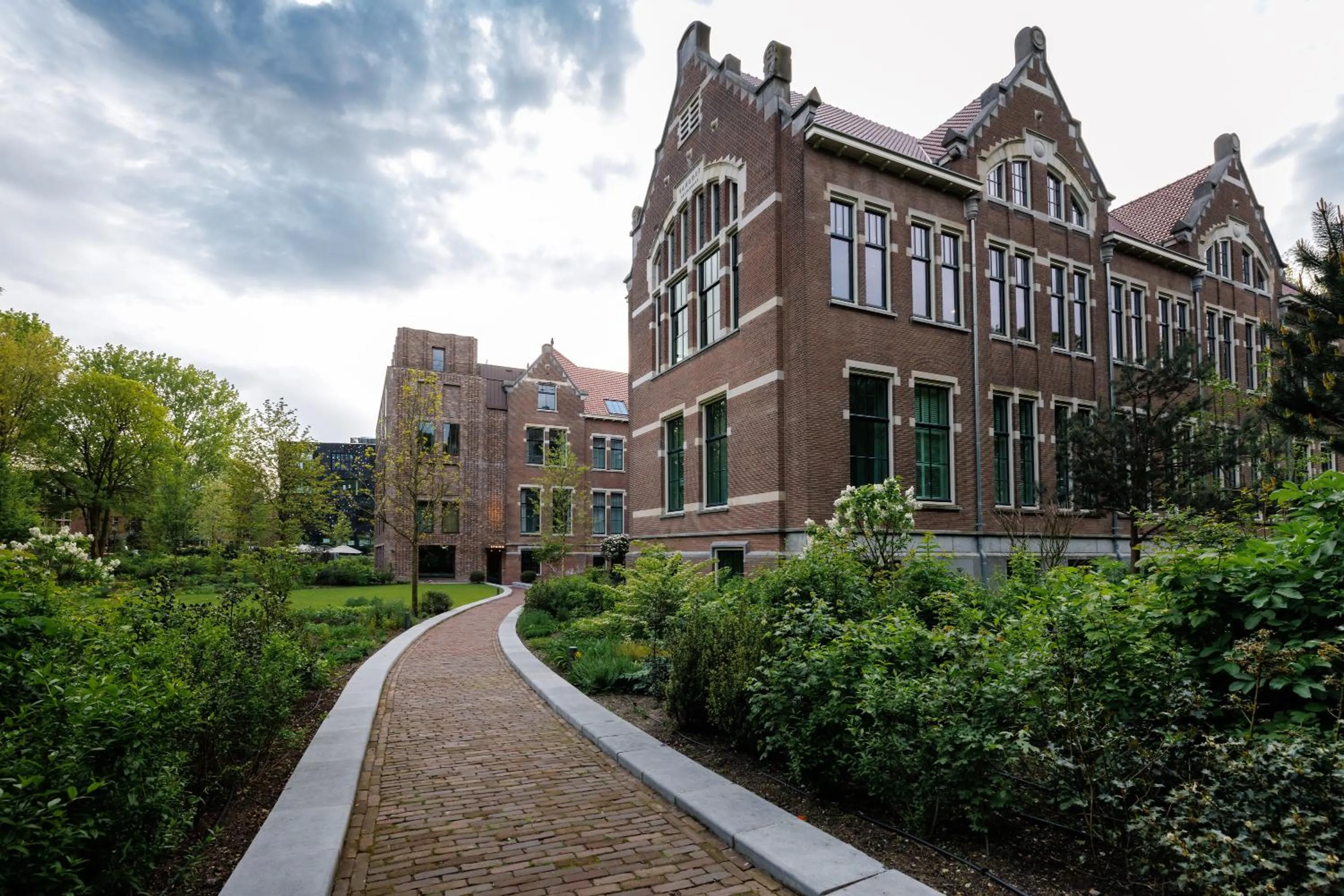 Property building in Pillows Grand Boutique Hotel Maurits at the Park - Small Luxury Hotels