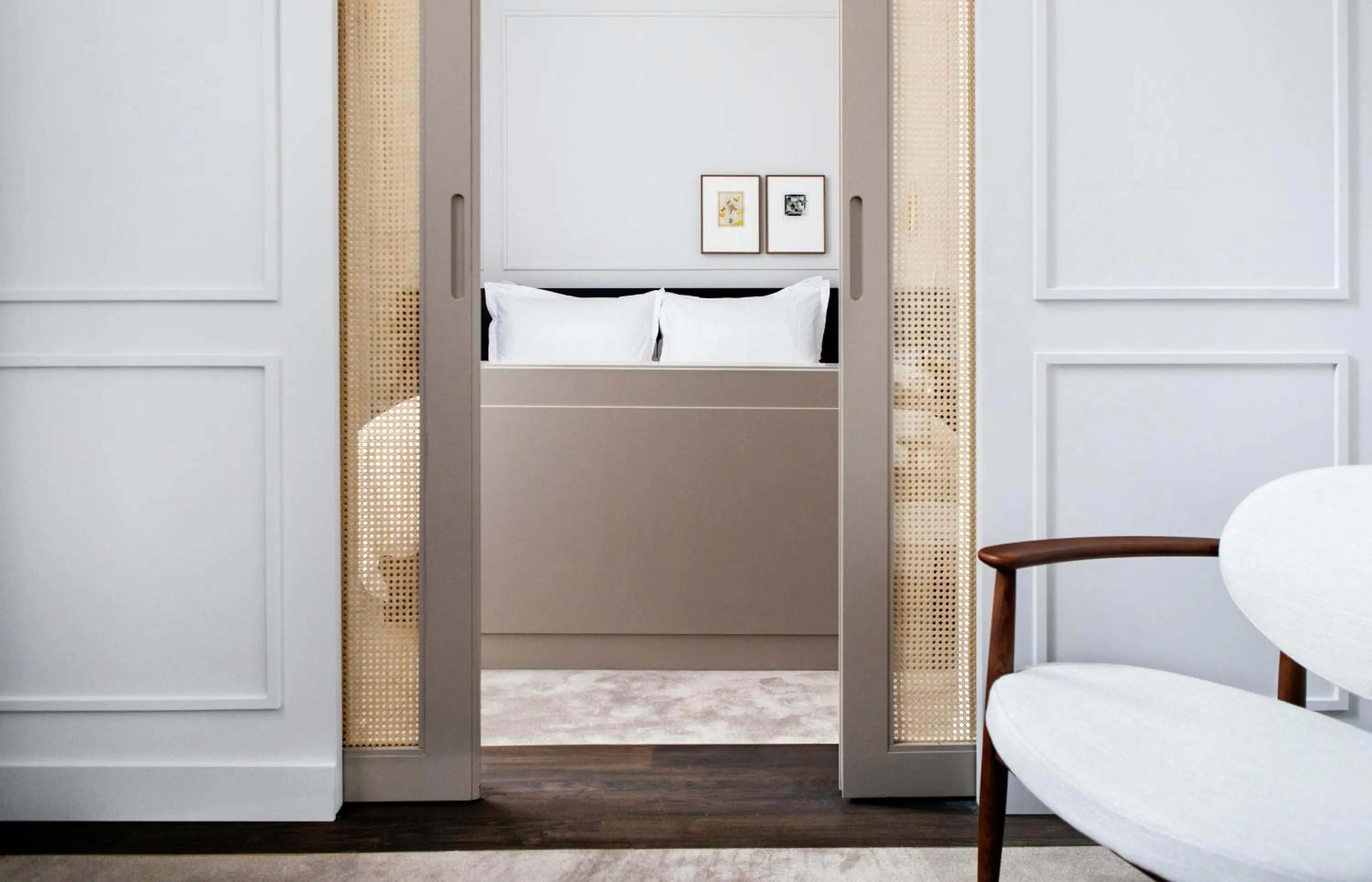 Bedroom, Bed in Pillows Grand Boutique Hotel Maurits at the Park - Small Luxury Hotels