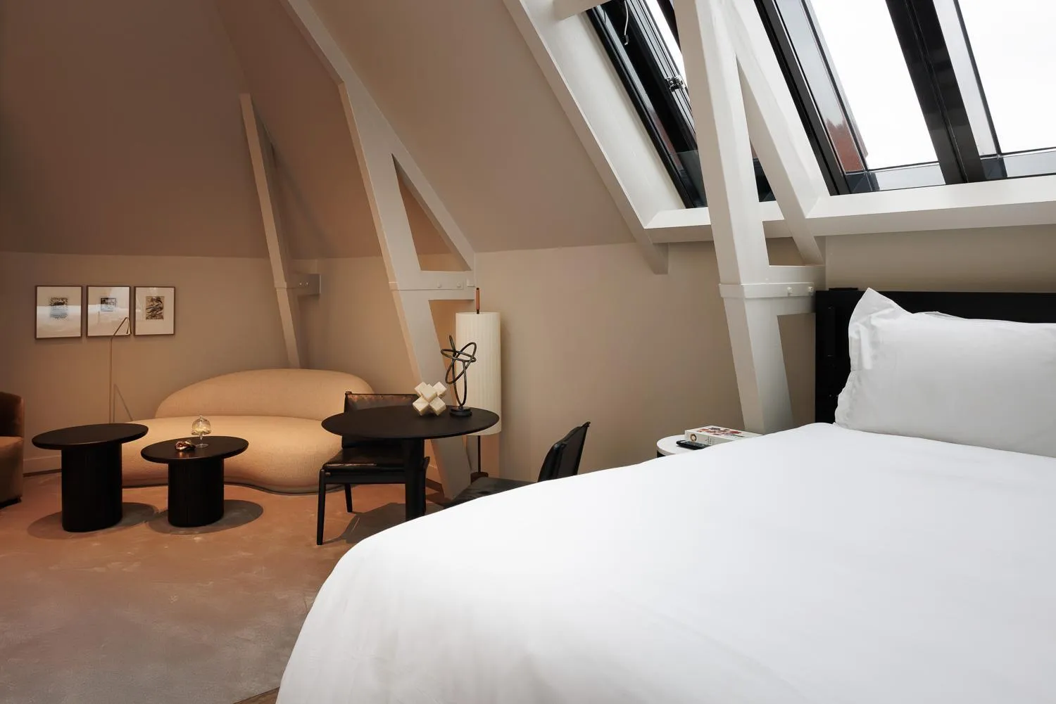 Living room, Bed in Pillows Grand Boutique Hotel Maurits at the Park - Small Luxury Hotels