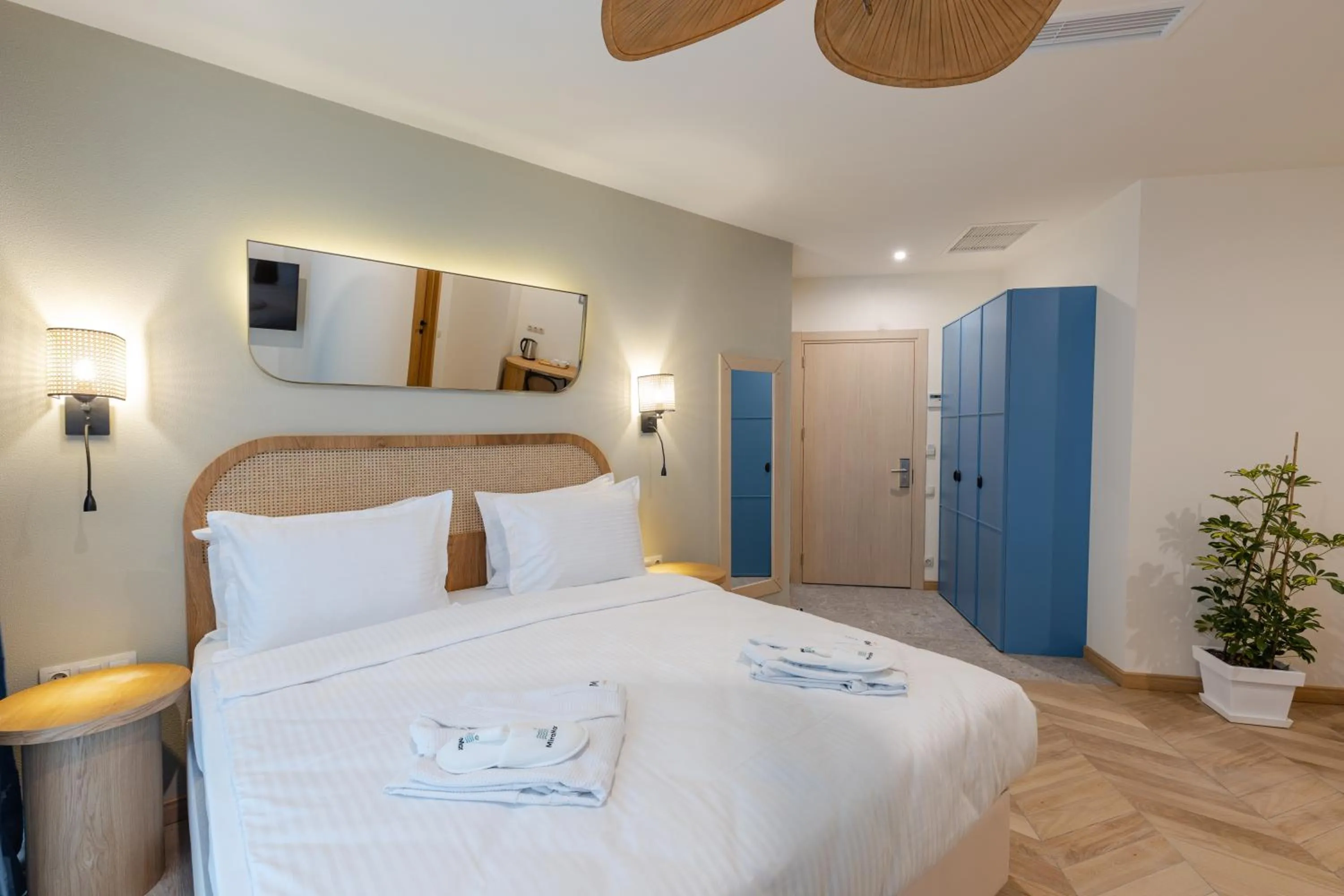 Bedroom, Bed in MiraMar Luxury Residences