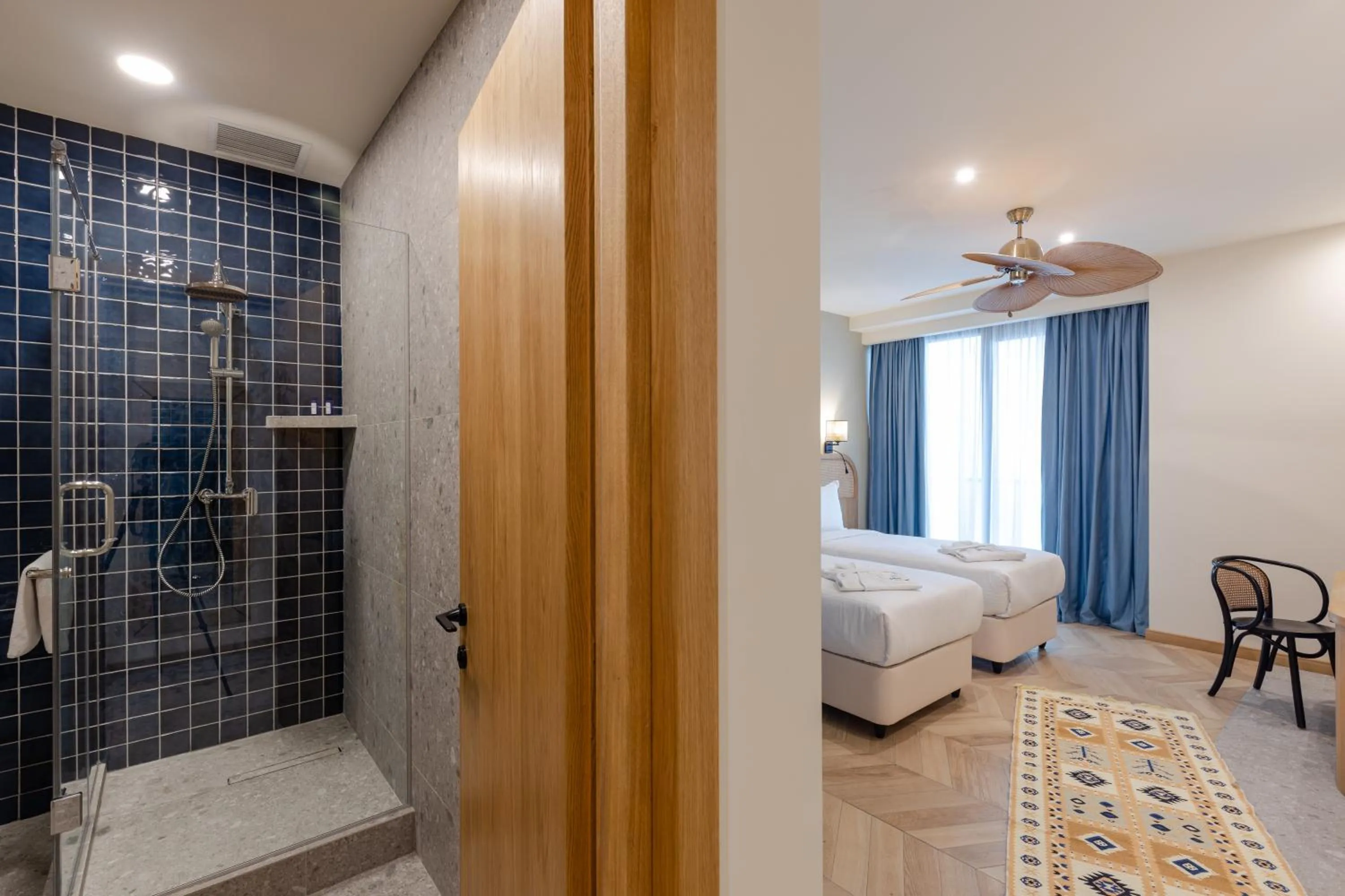 Bathroom, Bed in MiraMar Luxury Residences