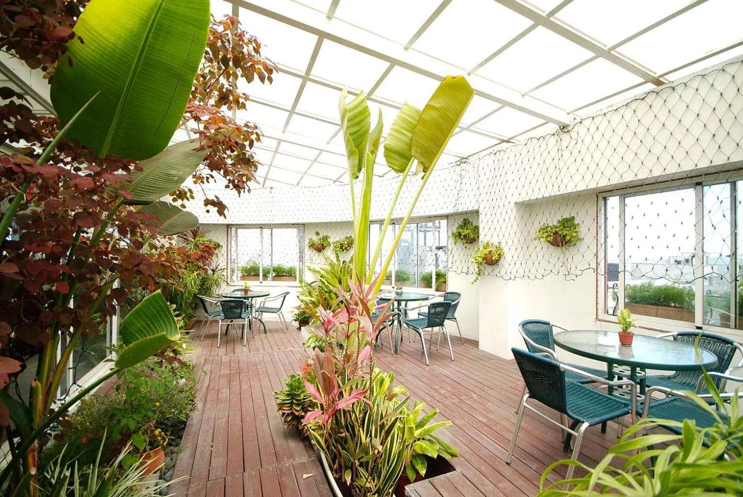 Decorative detail in Cambridge Hotel - Yung Kang