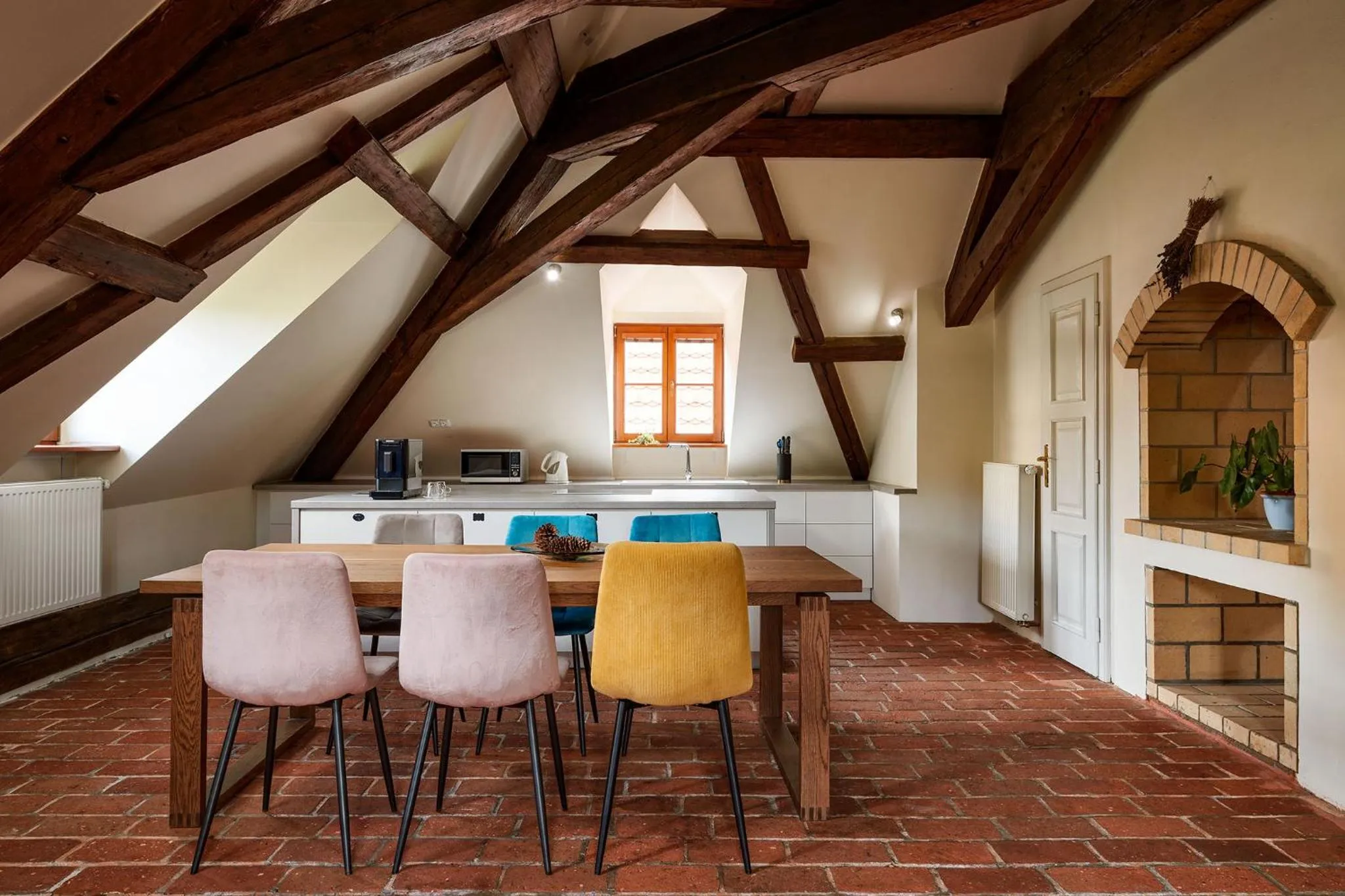 Kitchen or kitchenette in Orangerie Garden by KH