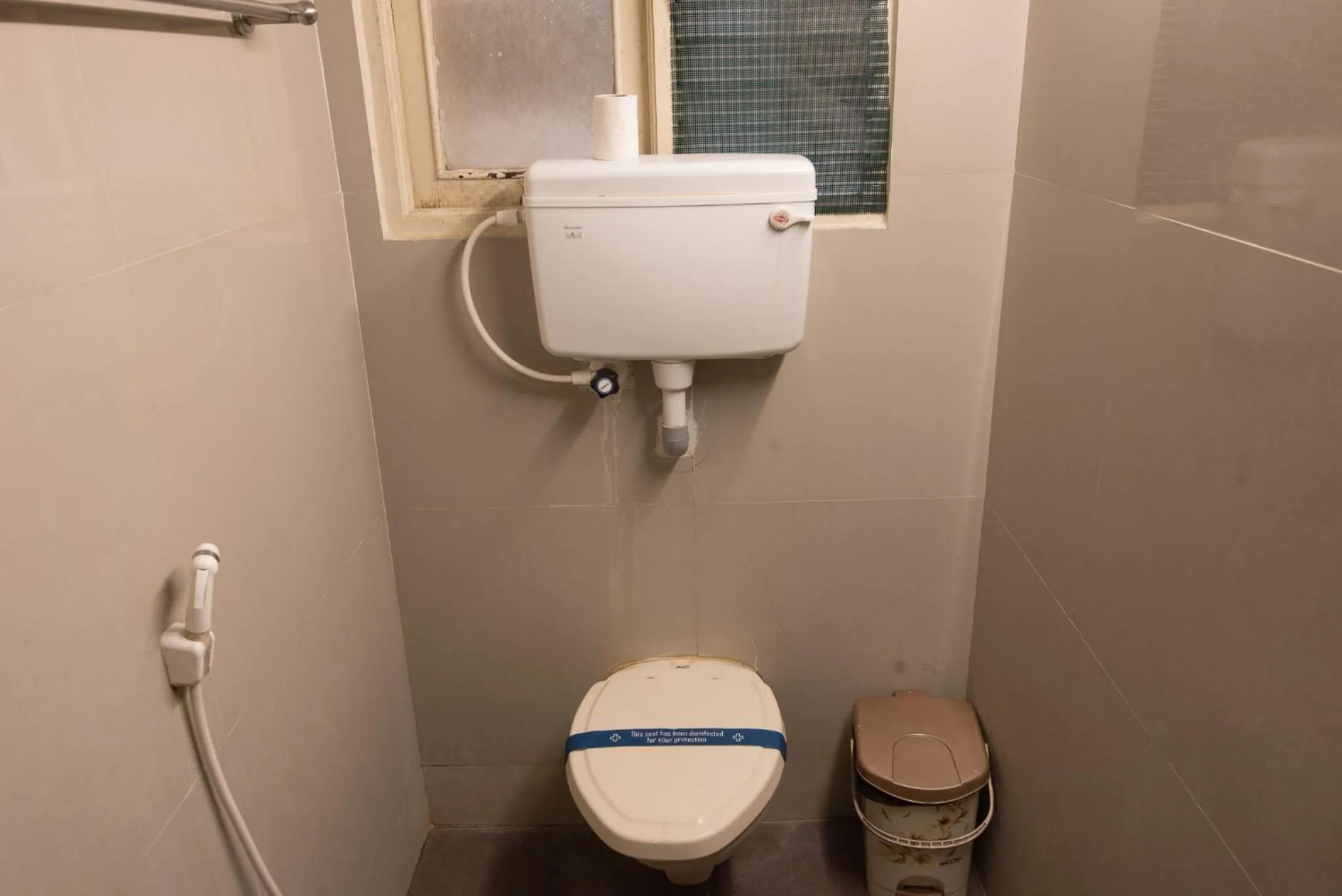 Bathroom in Arunik Inn