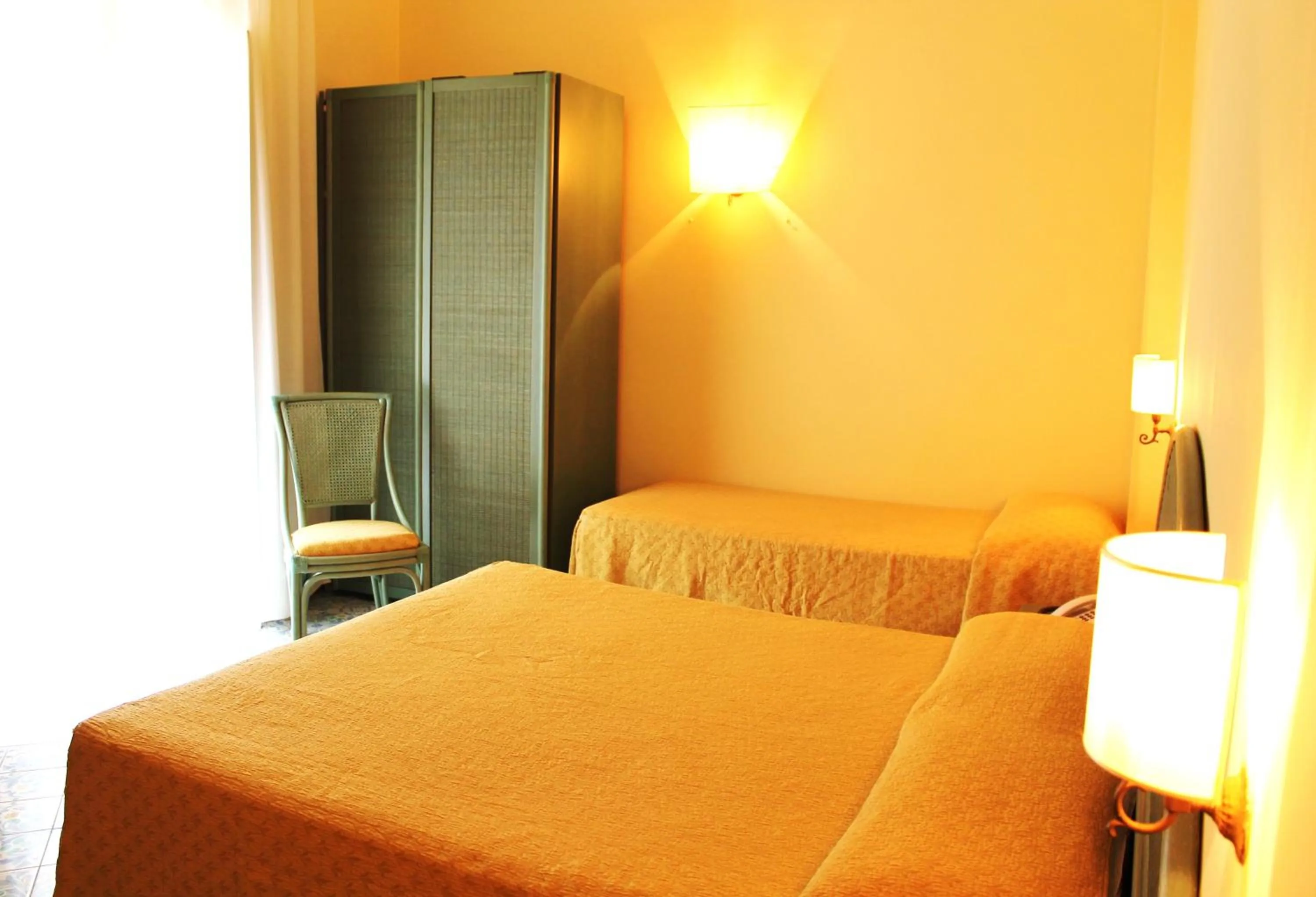 Shower, Bed in Hotel Villa Maria