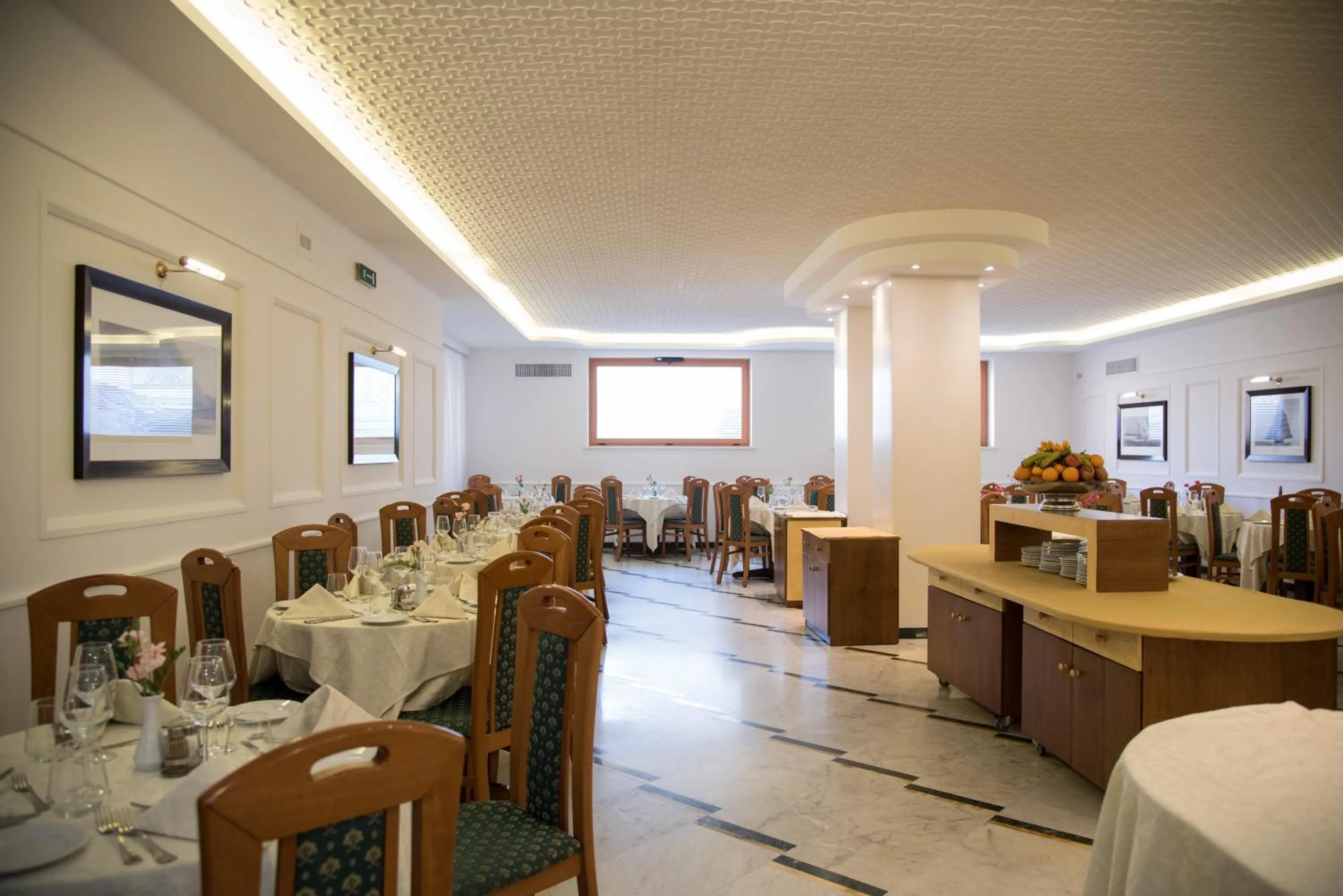 Restaurant/places to eat in Hotel Villa Maria