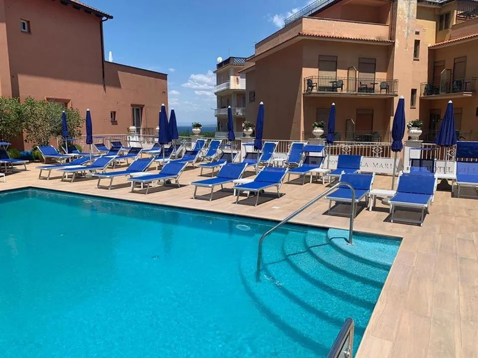 Swimming pool in Hotel Villa Maria