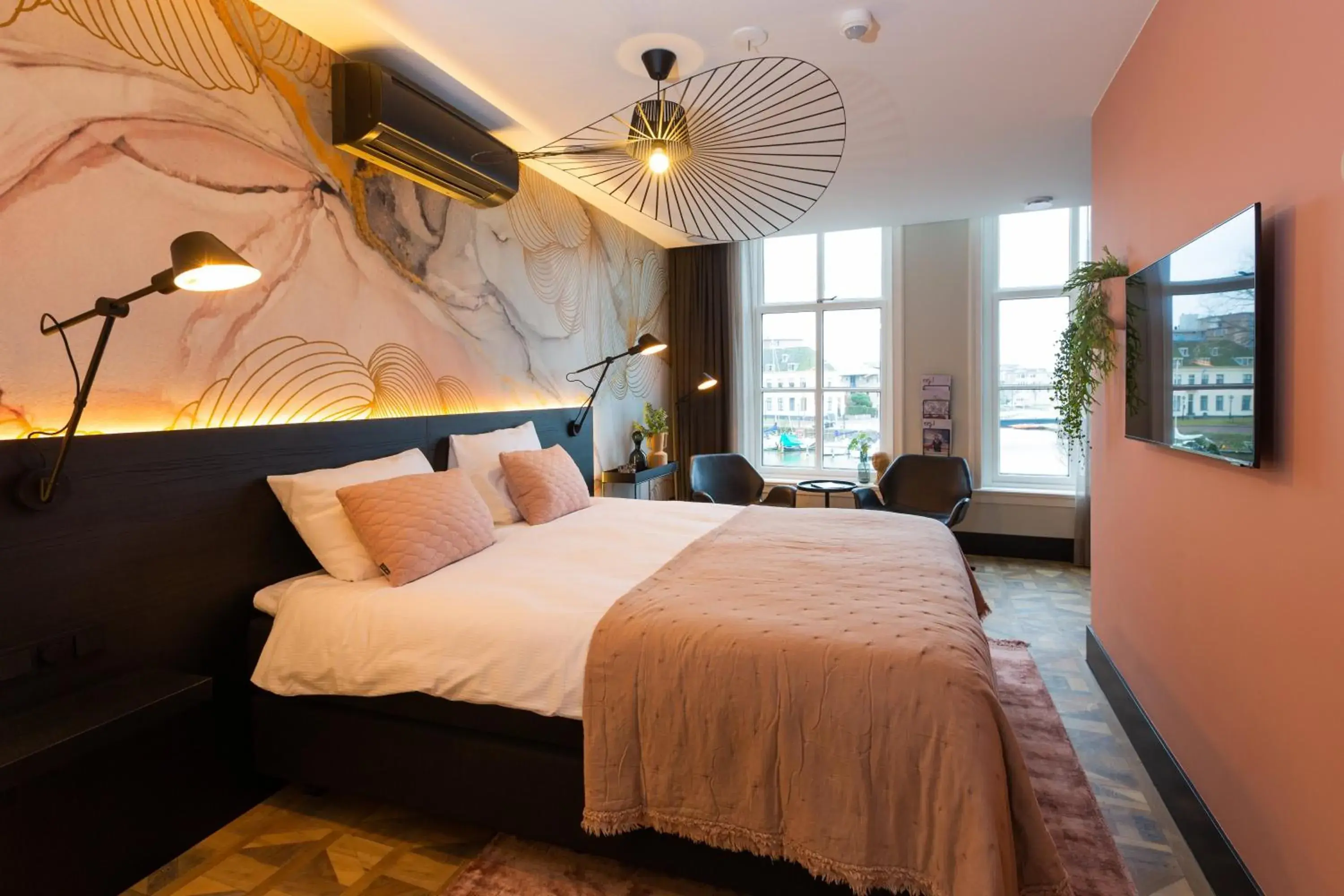 Junior suite with view on the harbor in Boutiquehotel Princenjagt Junior suite with view on the harbor in Boutiquehotel Princenjagt