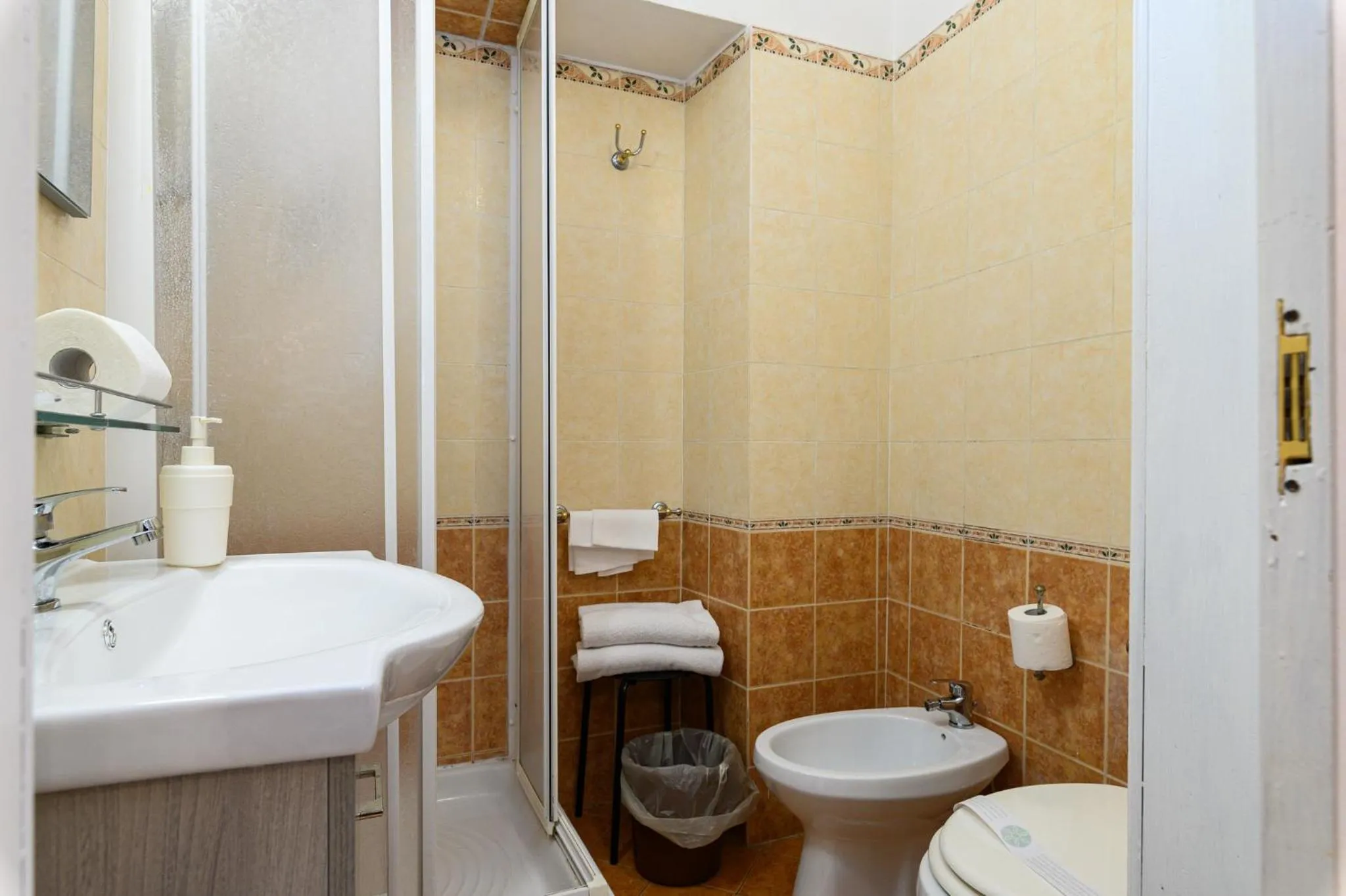 Bathroom in Hotel Julia