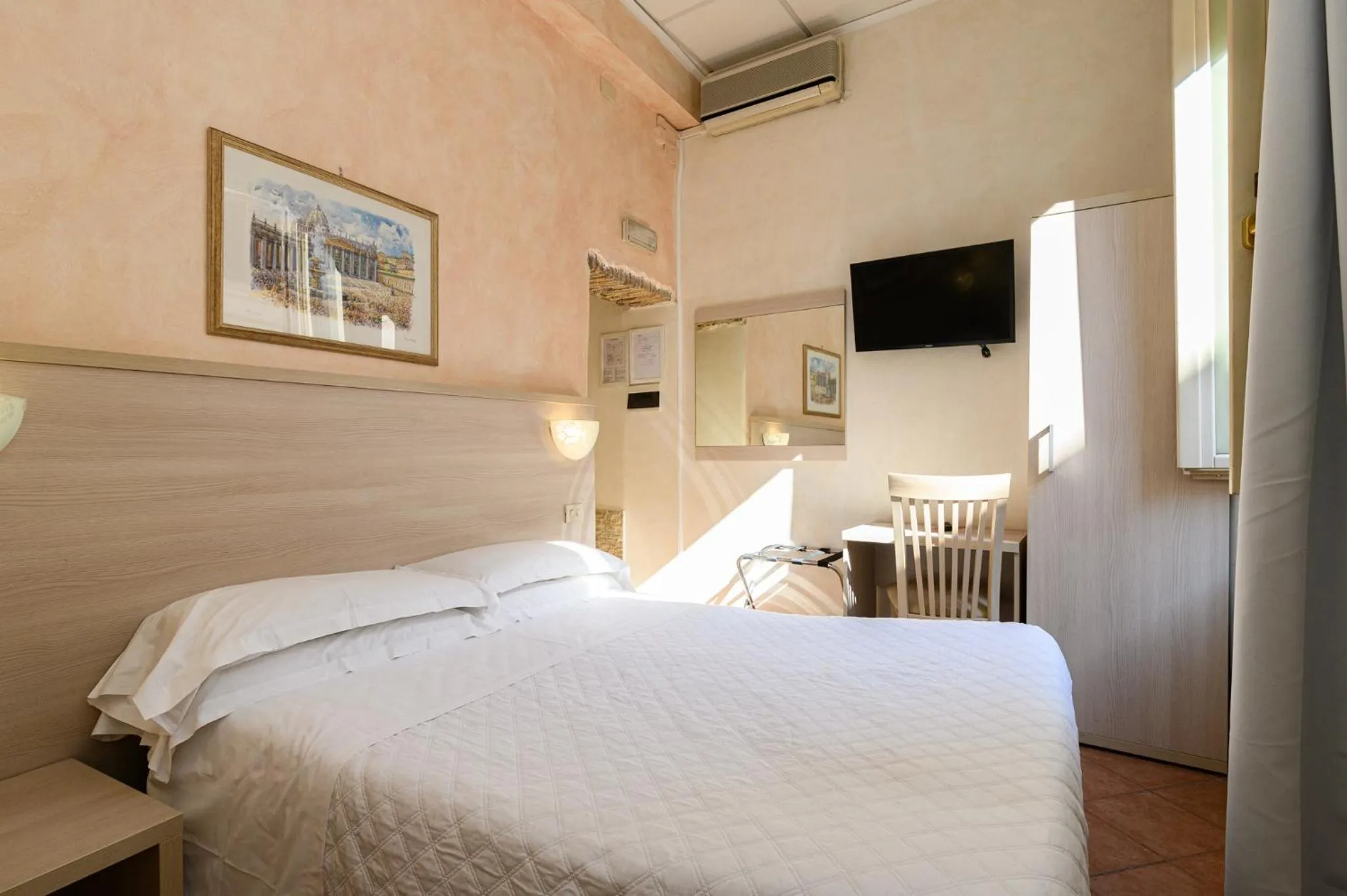 Bedroom, Bed in Hotel Julia