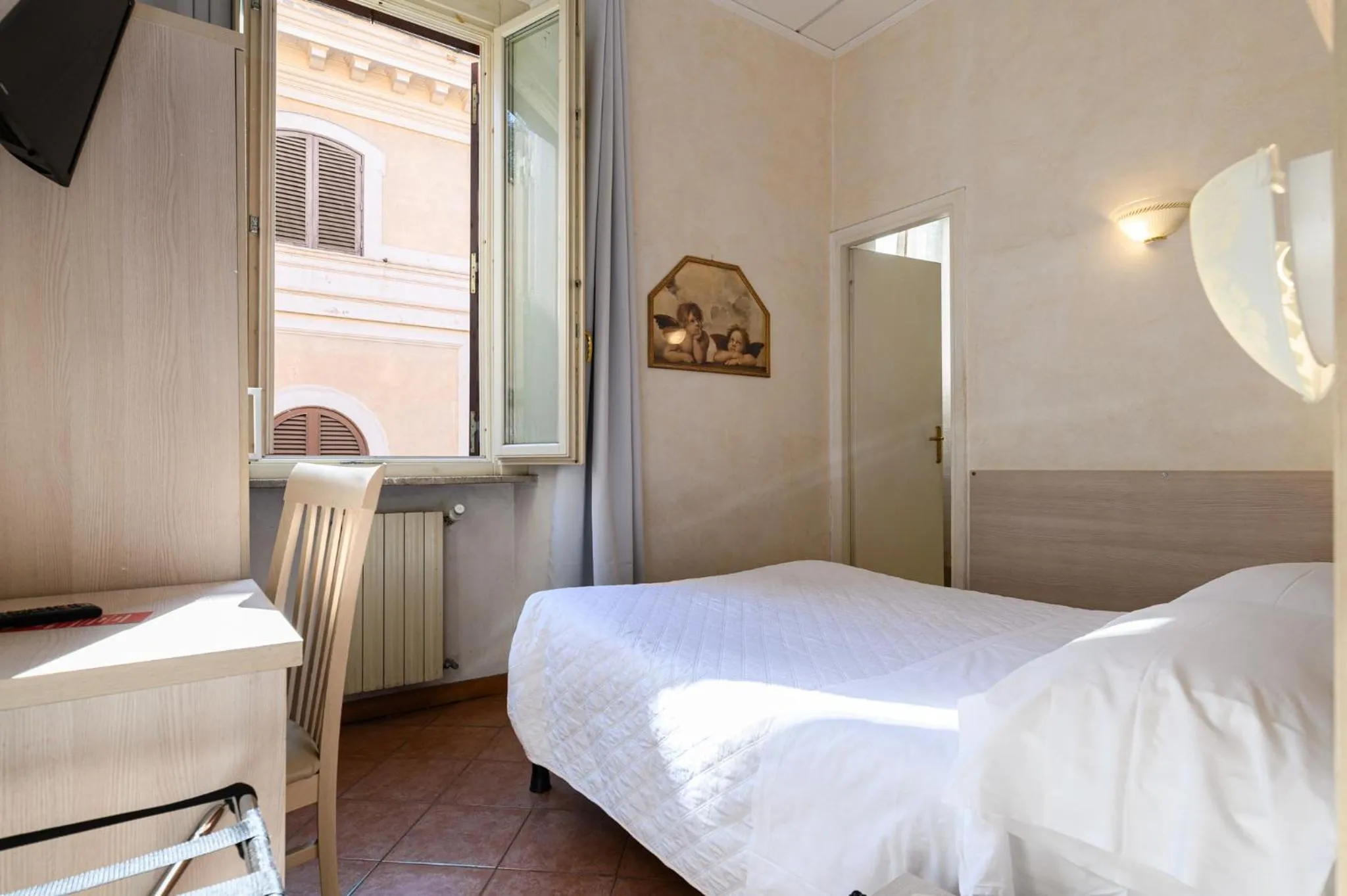 Photo of the whole room, Bed in Hotel Julia