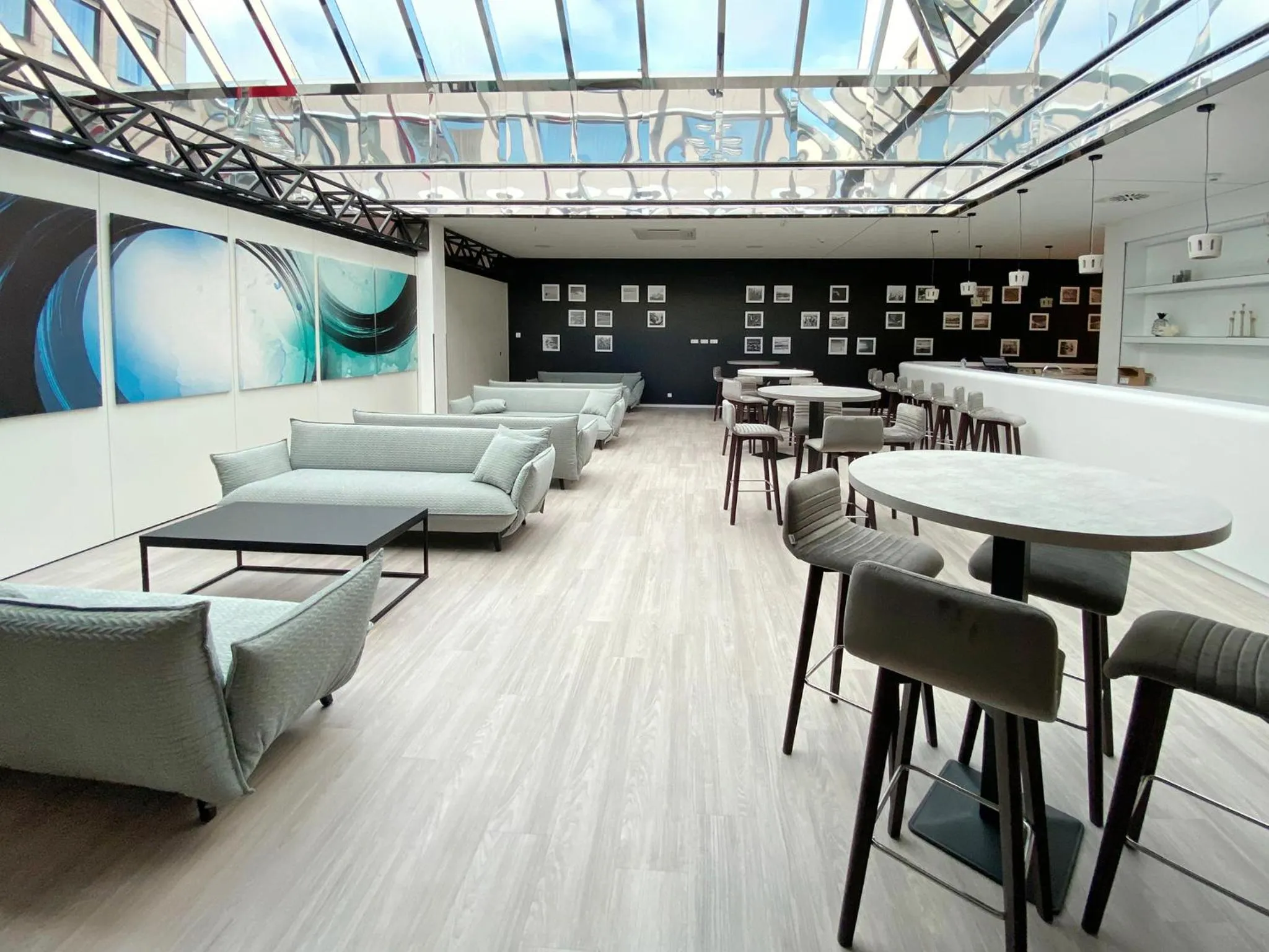 Lounge or bar in DORMERO Hotel Hersbruck