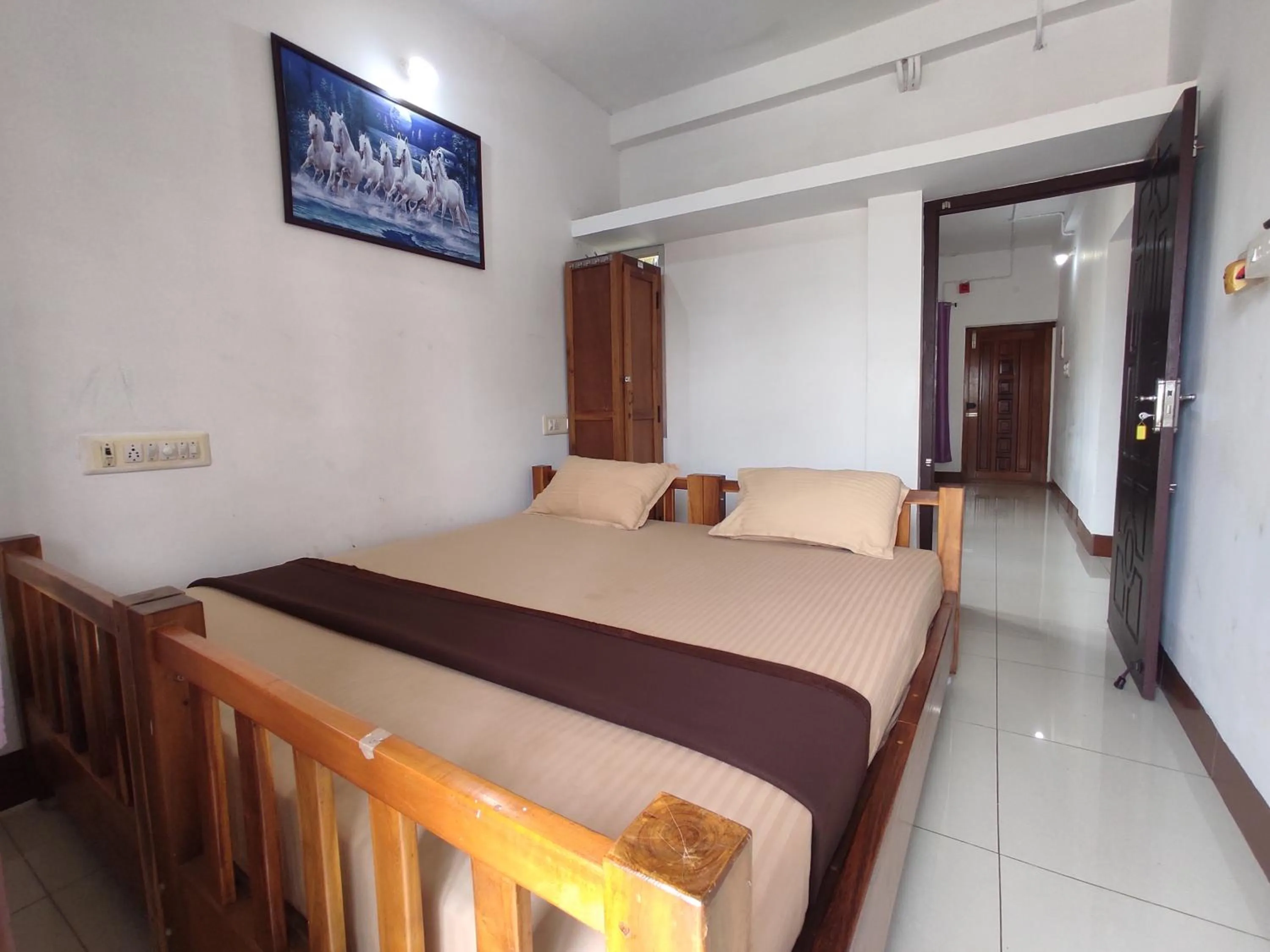 Bed in Manora Residency