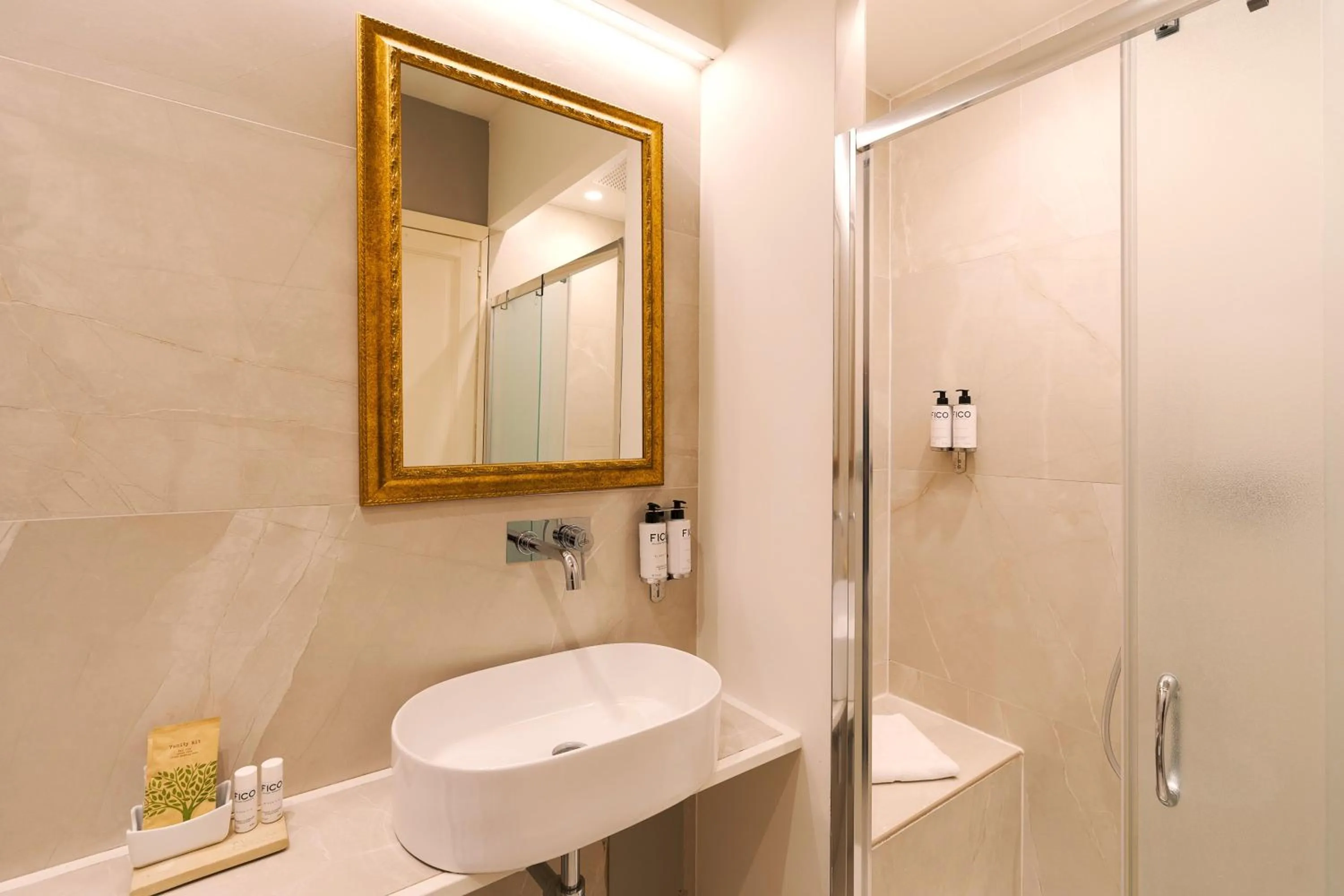 Bathroom in B&B Palazzo Cerami