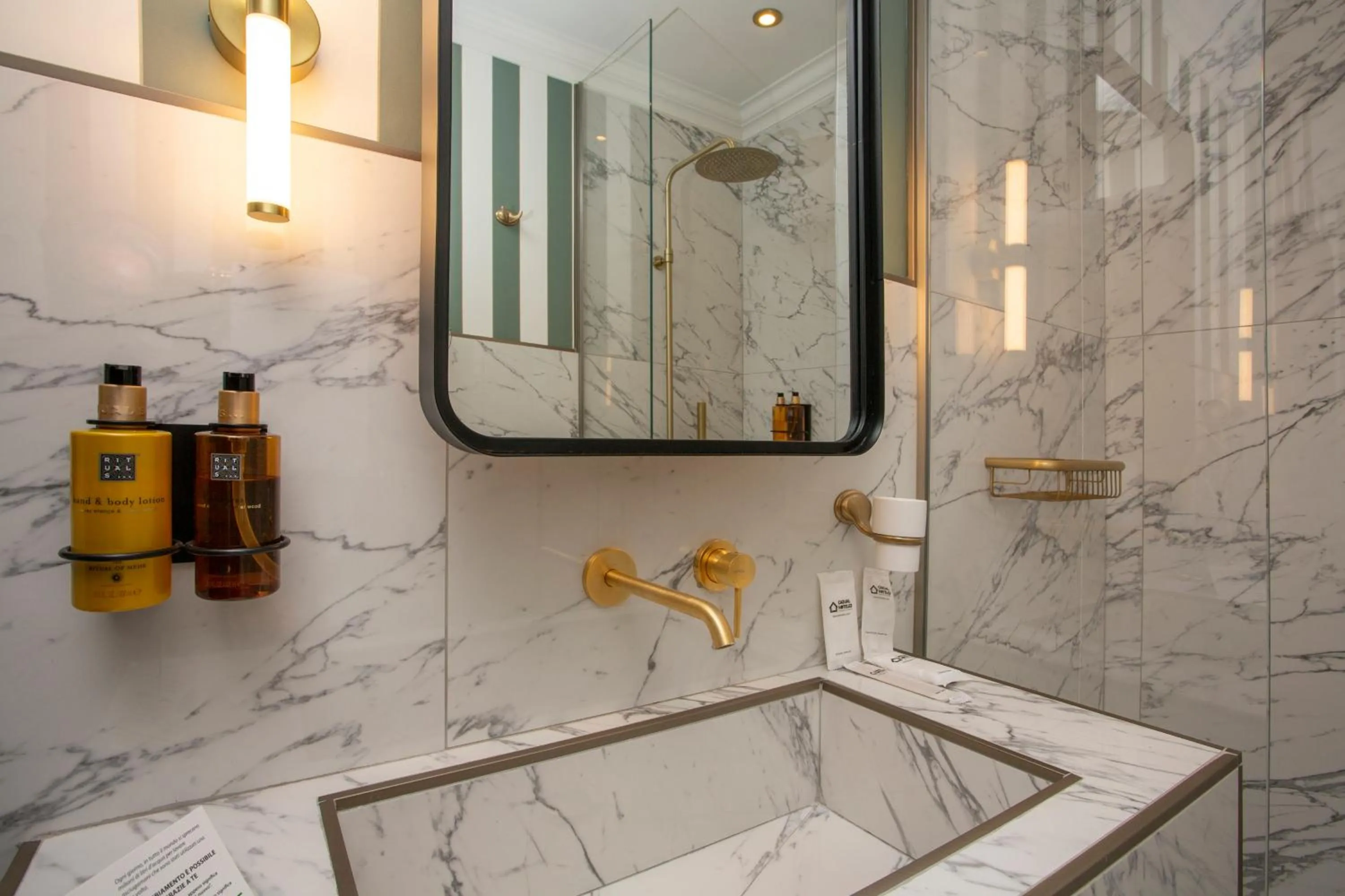 Bathroom in Casual Eclettico Milano