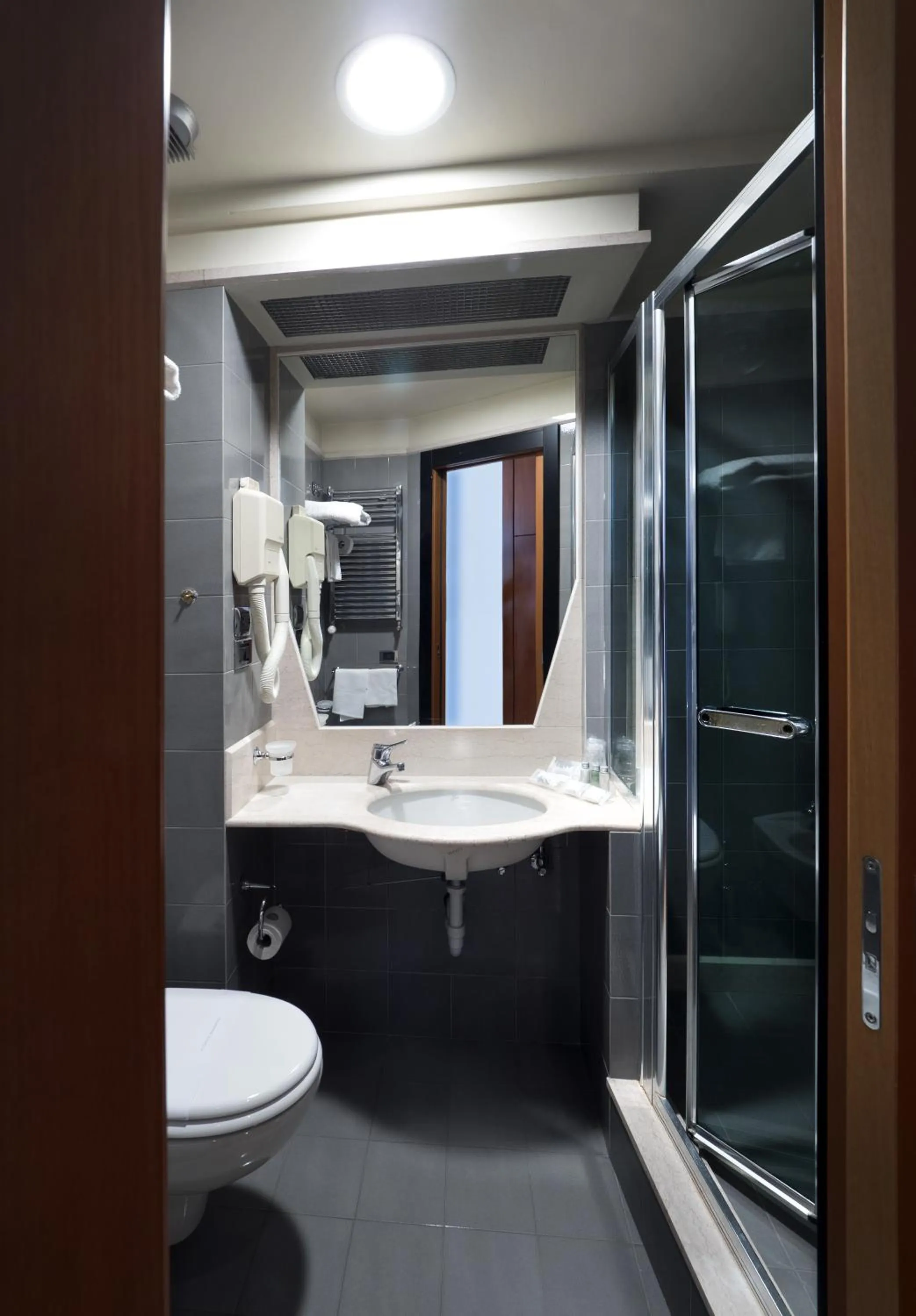 Bathroom in Perugia Park Hotel