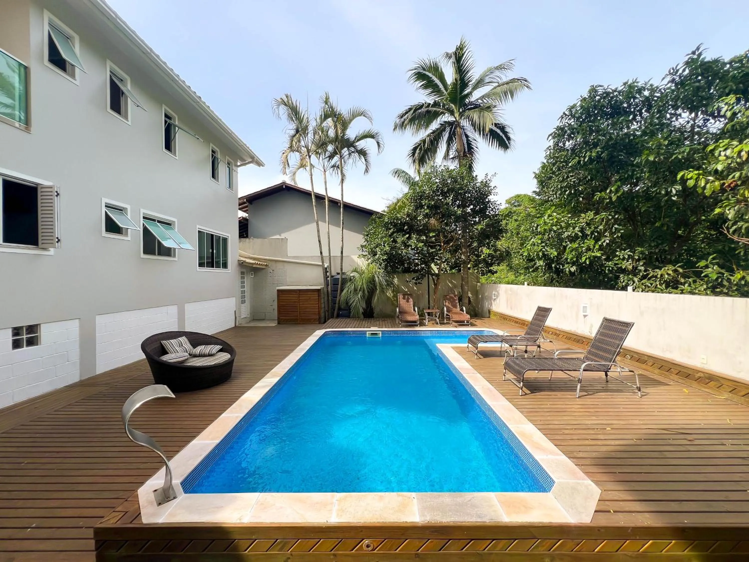 Swimming pool in Pousada Altas Natureza