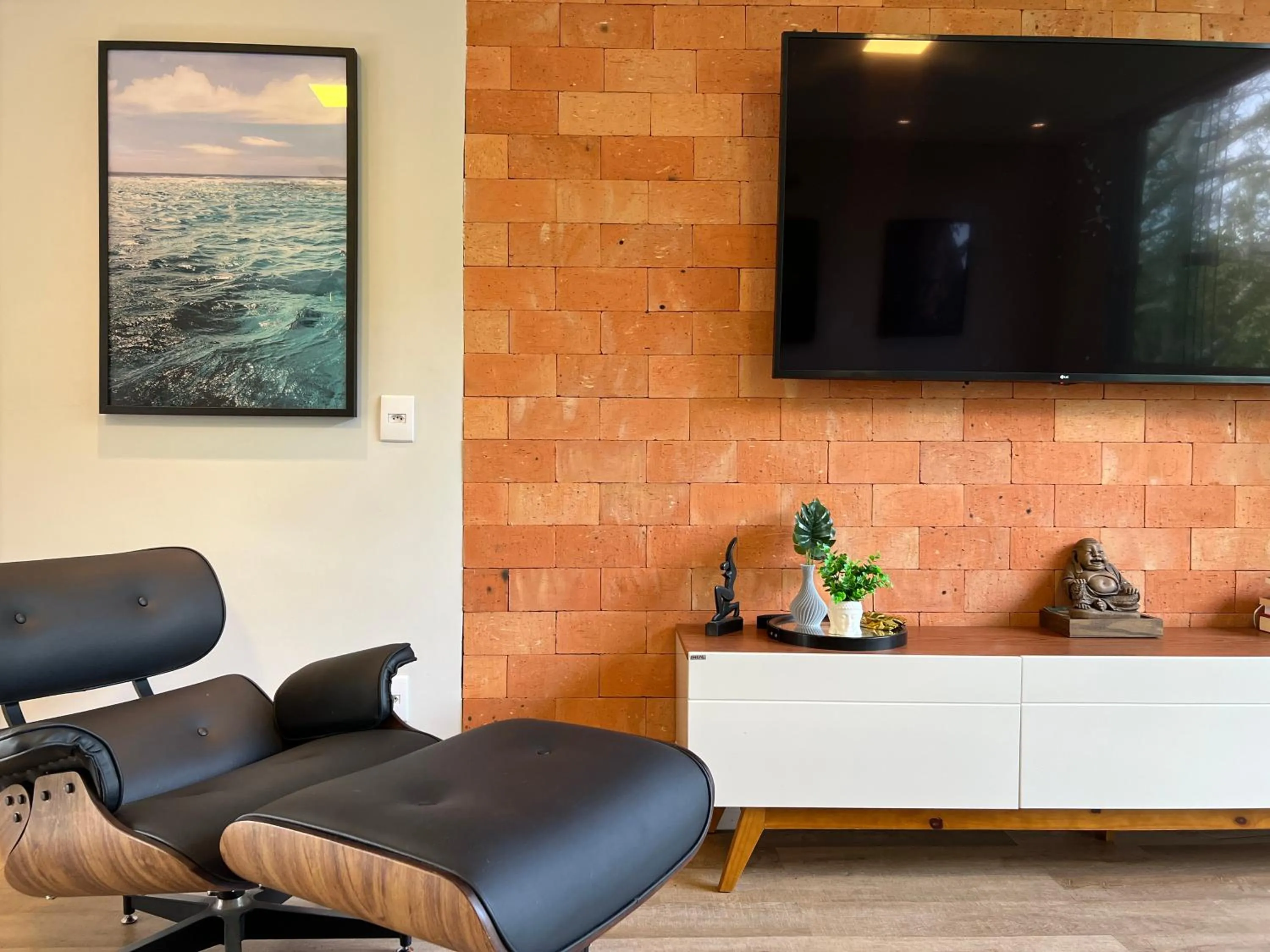Communal lounge/ TV room in Pousada Altas Natureza