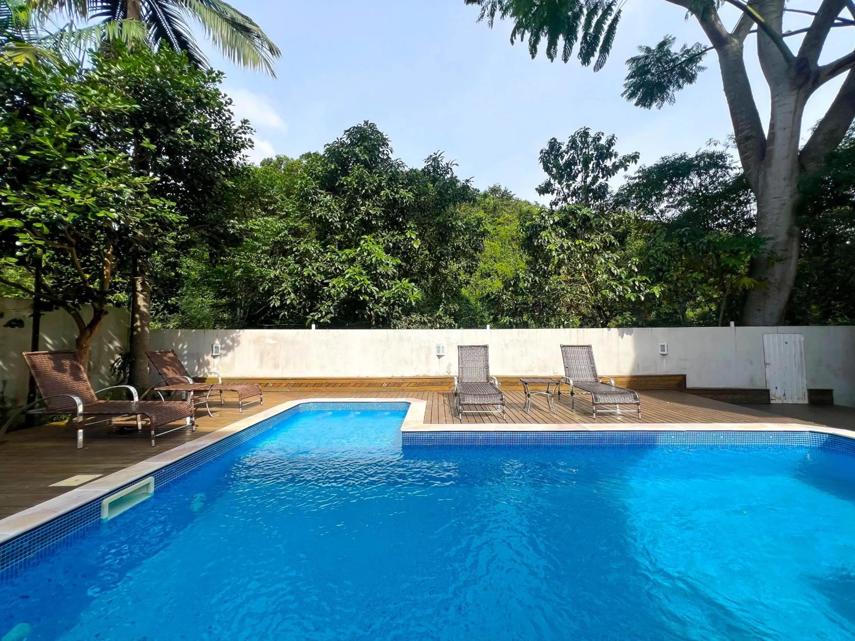 Swimming pool in Pousada Altas Natureza