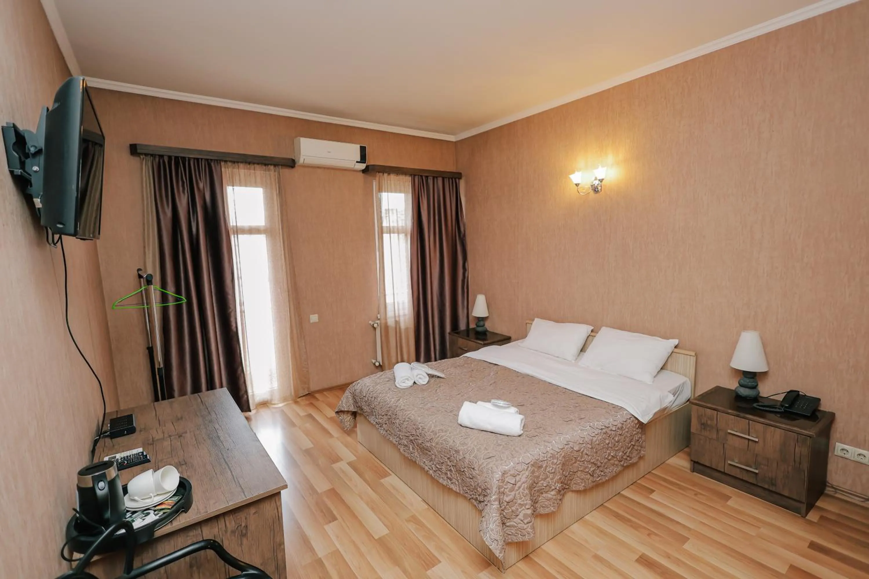 TV and multimedia, Bed in Hotel Darchi