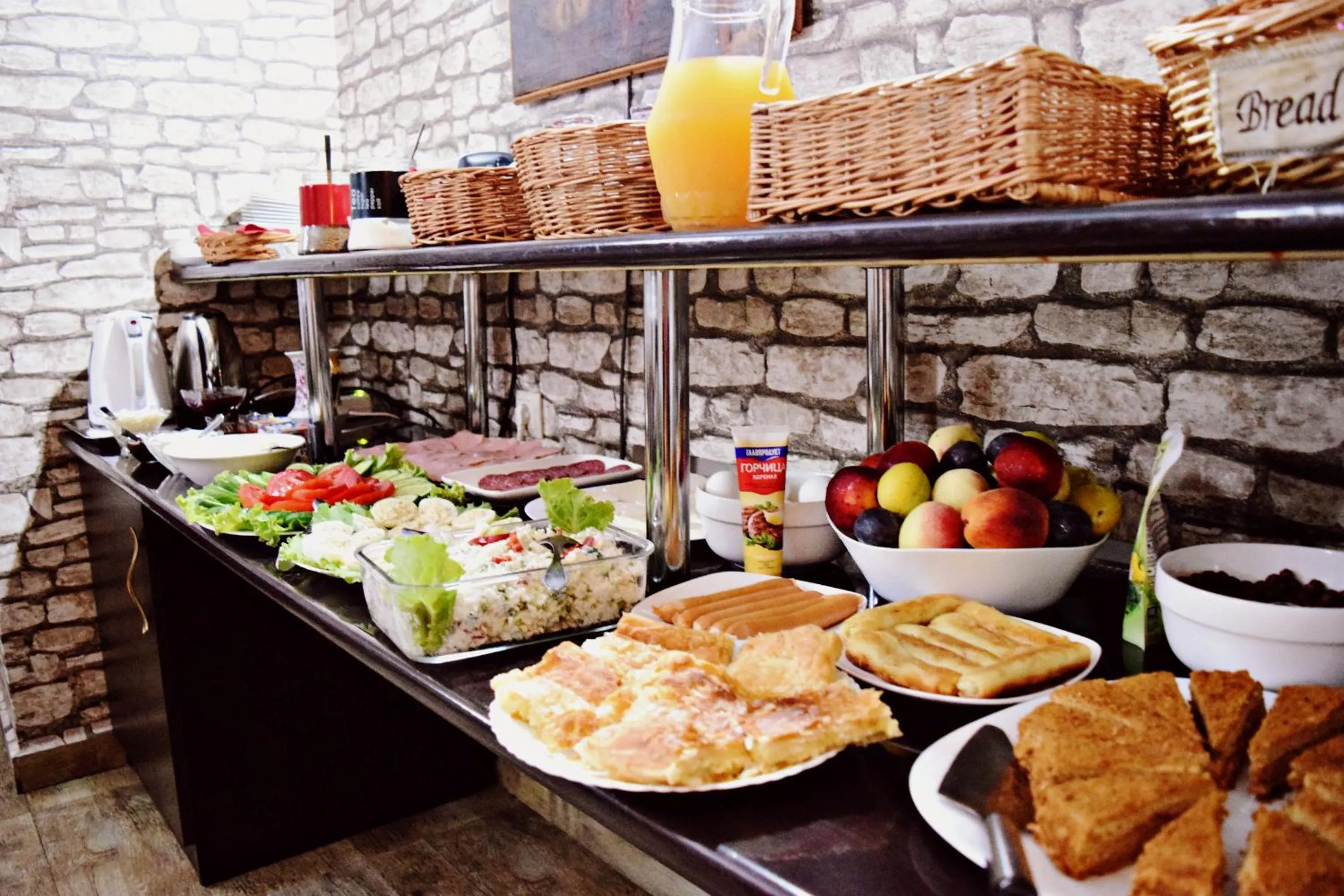 Buffet breakfast in Hotel Darchi