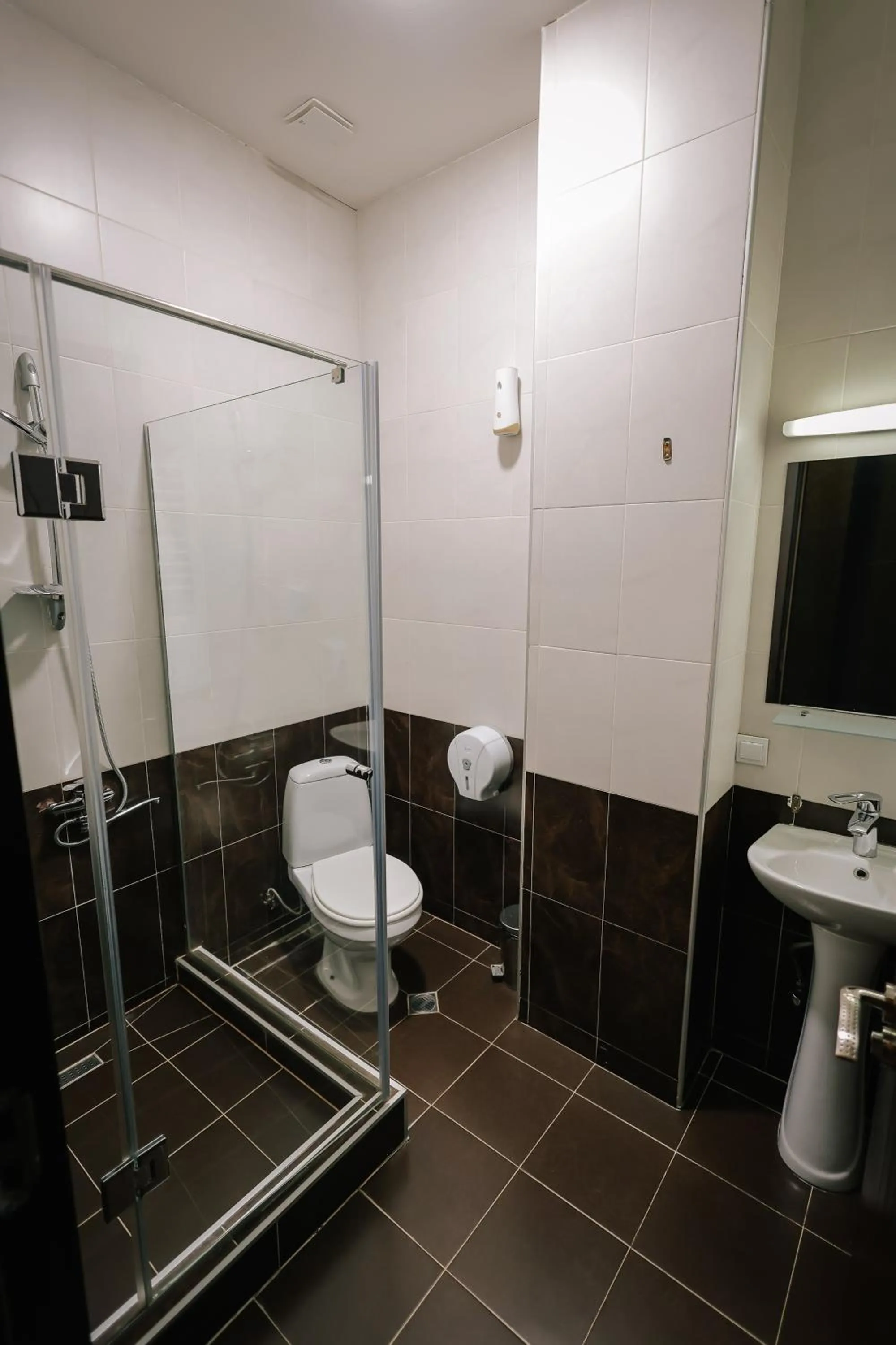 Bathroom in Hotel Darchi