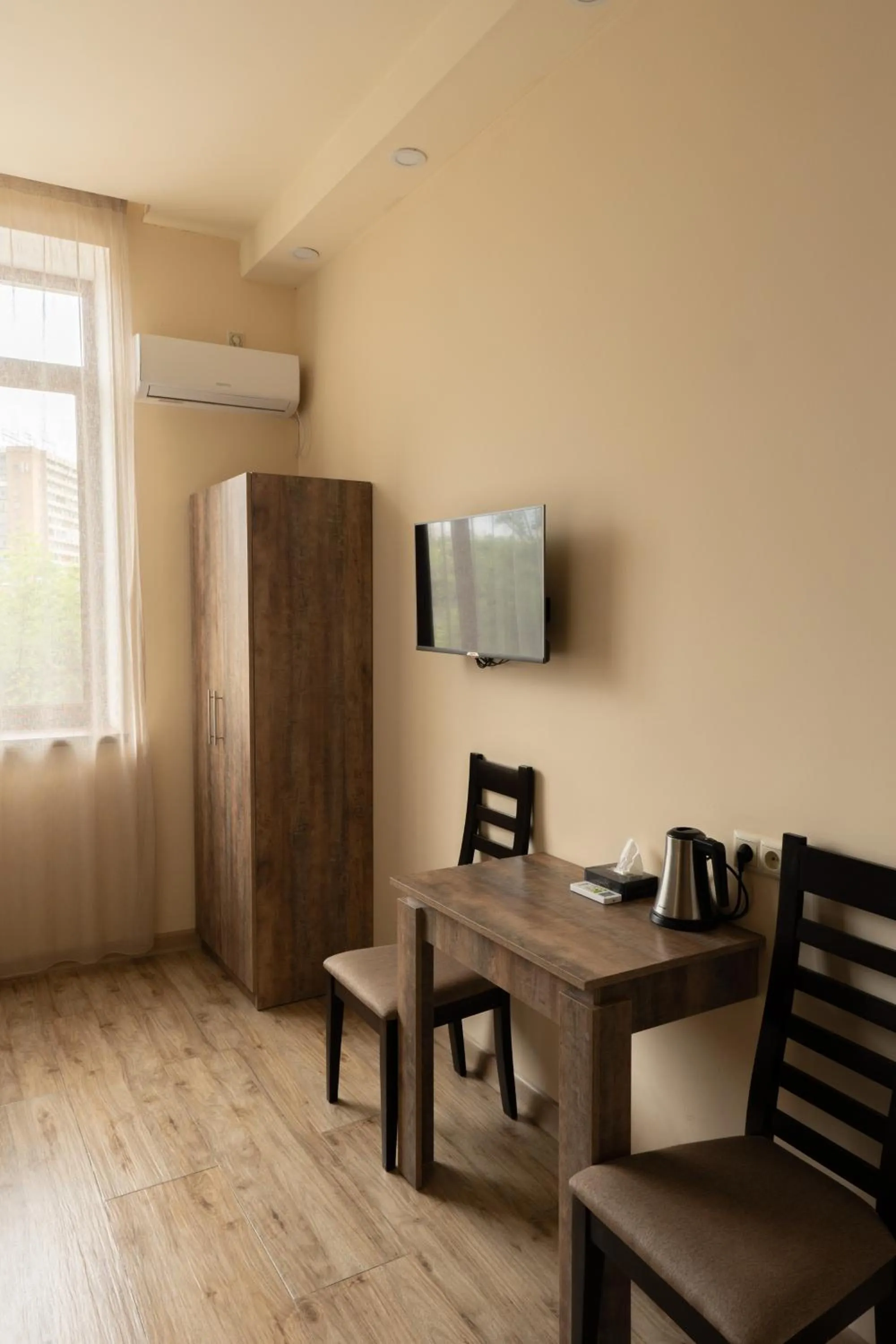 TV and multimedia in Glendale Boutique Hotel