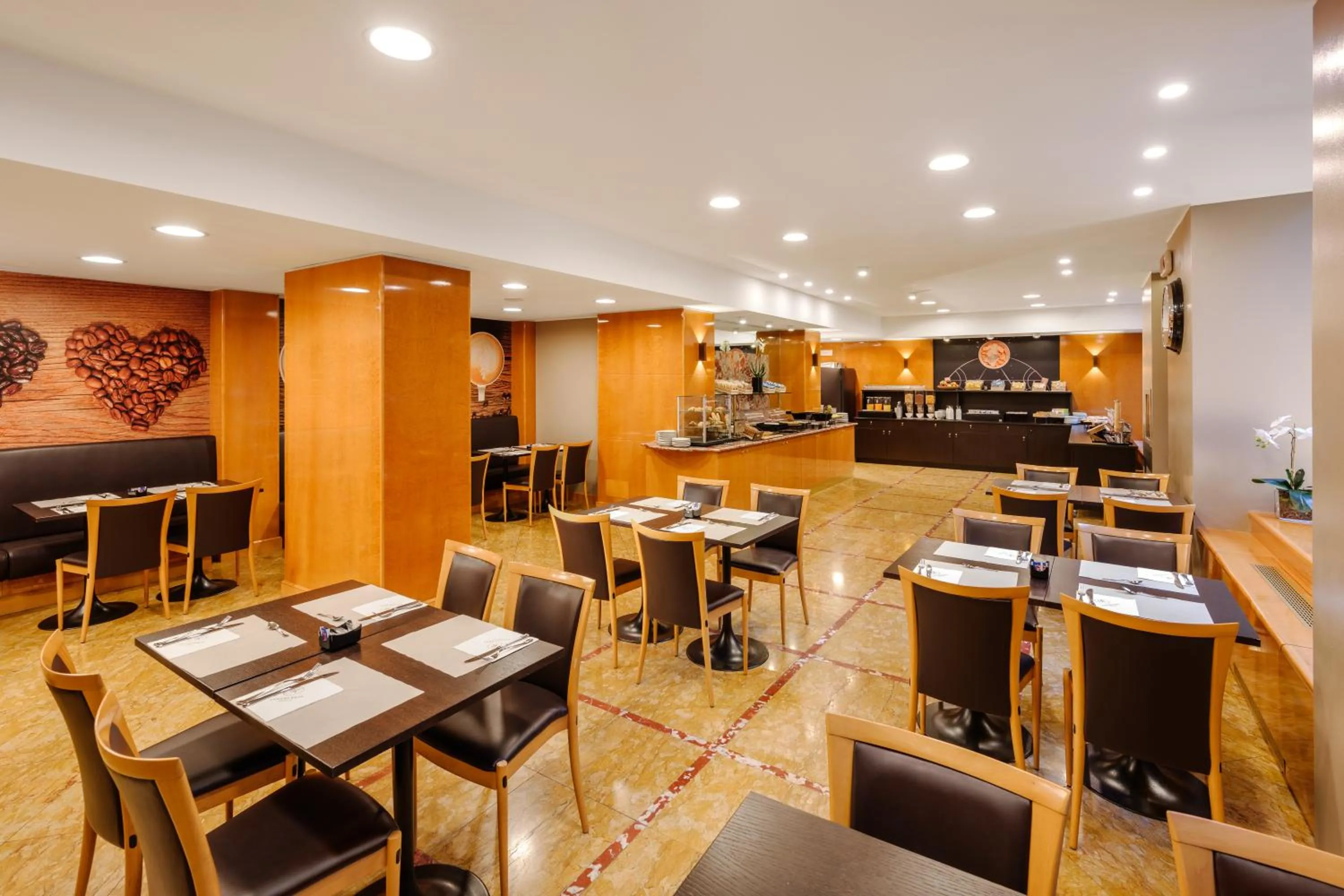 Breakfast in City Life Hotel Poliziano, by R Collection Hotels