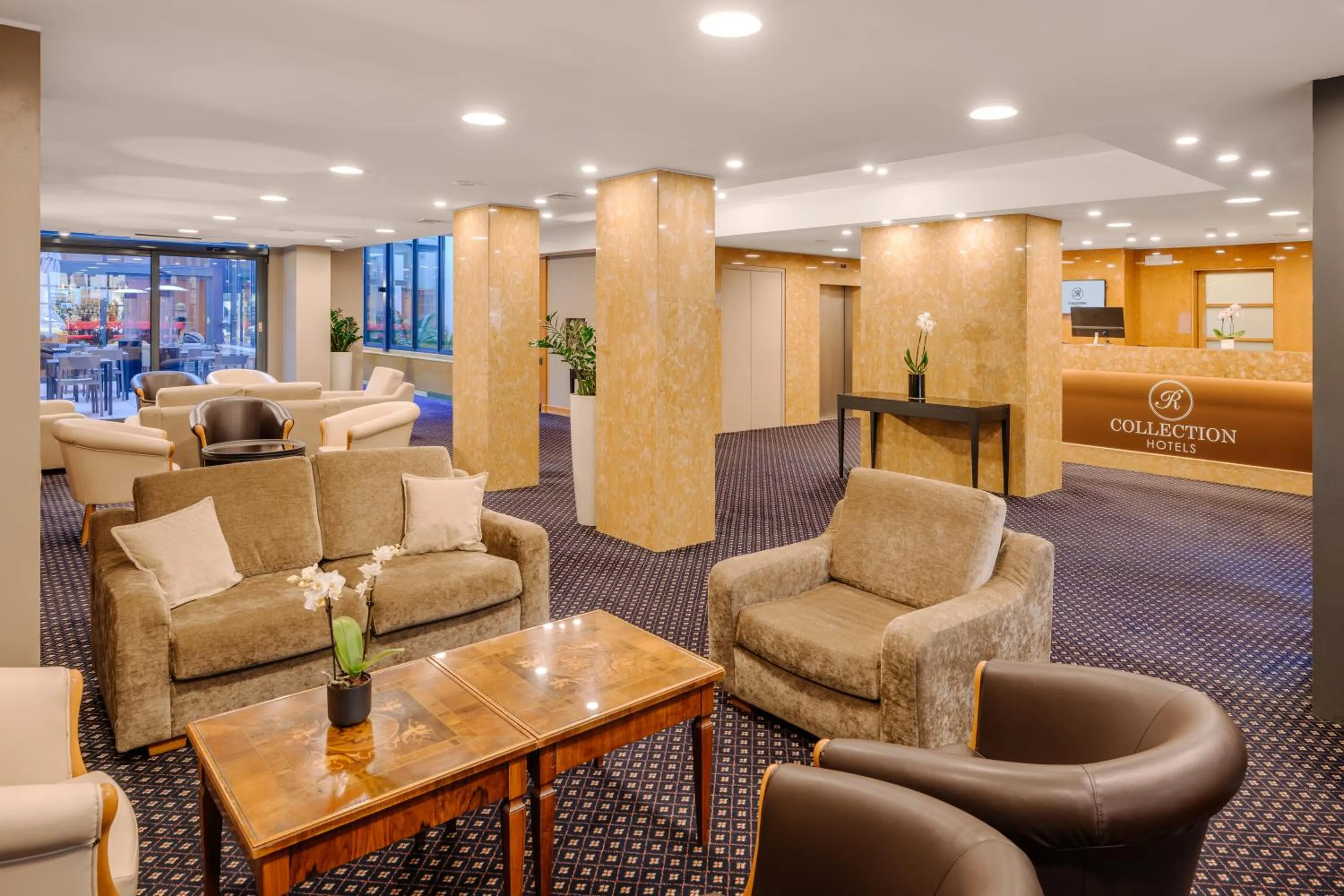 Lobby or reception in City Life Hotel Poliziano, by R Collection Hotels
