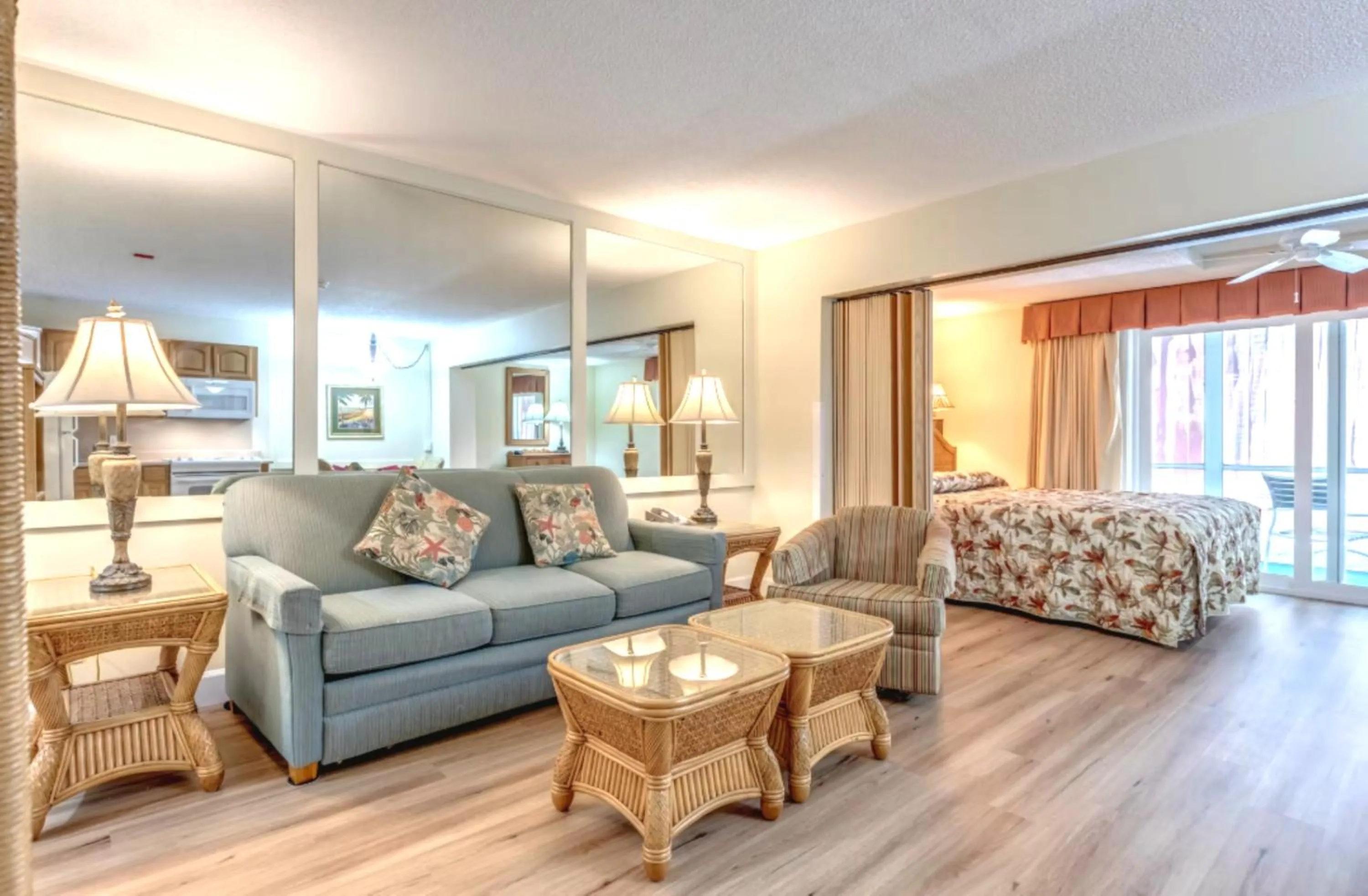 Seating area in Destin Holiday Beach Resort