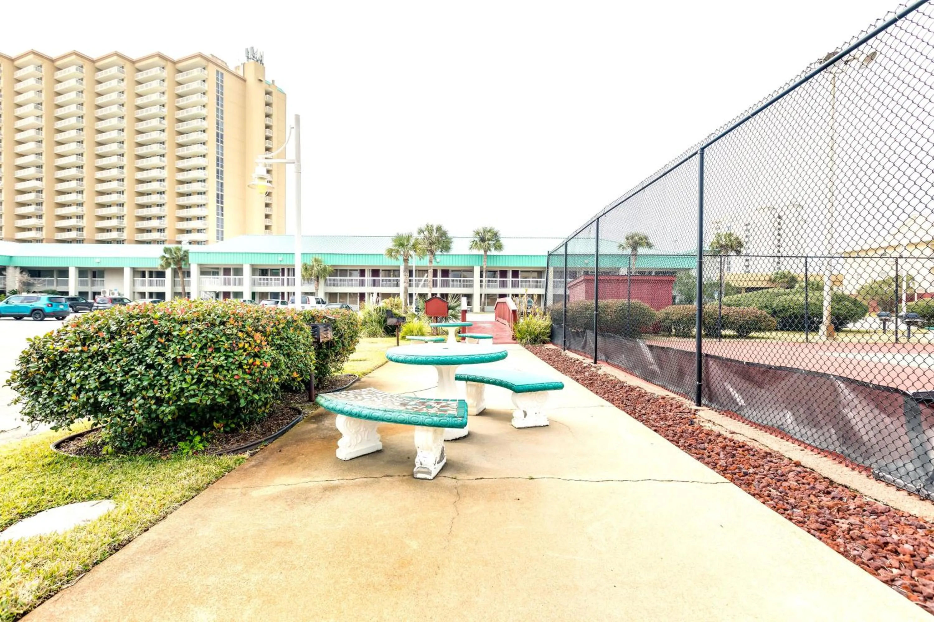 BBQ facilities in Destin Holiday Beach Resort