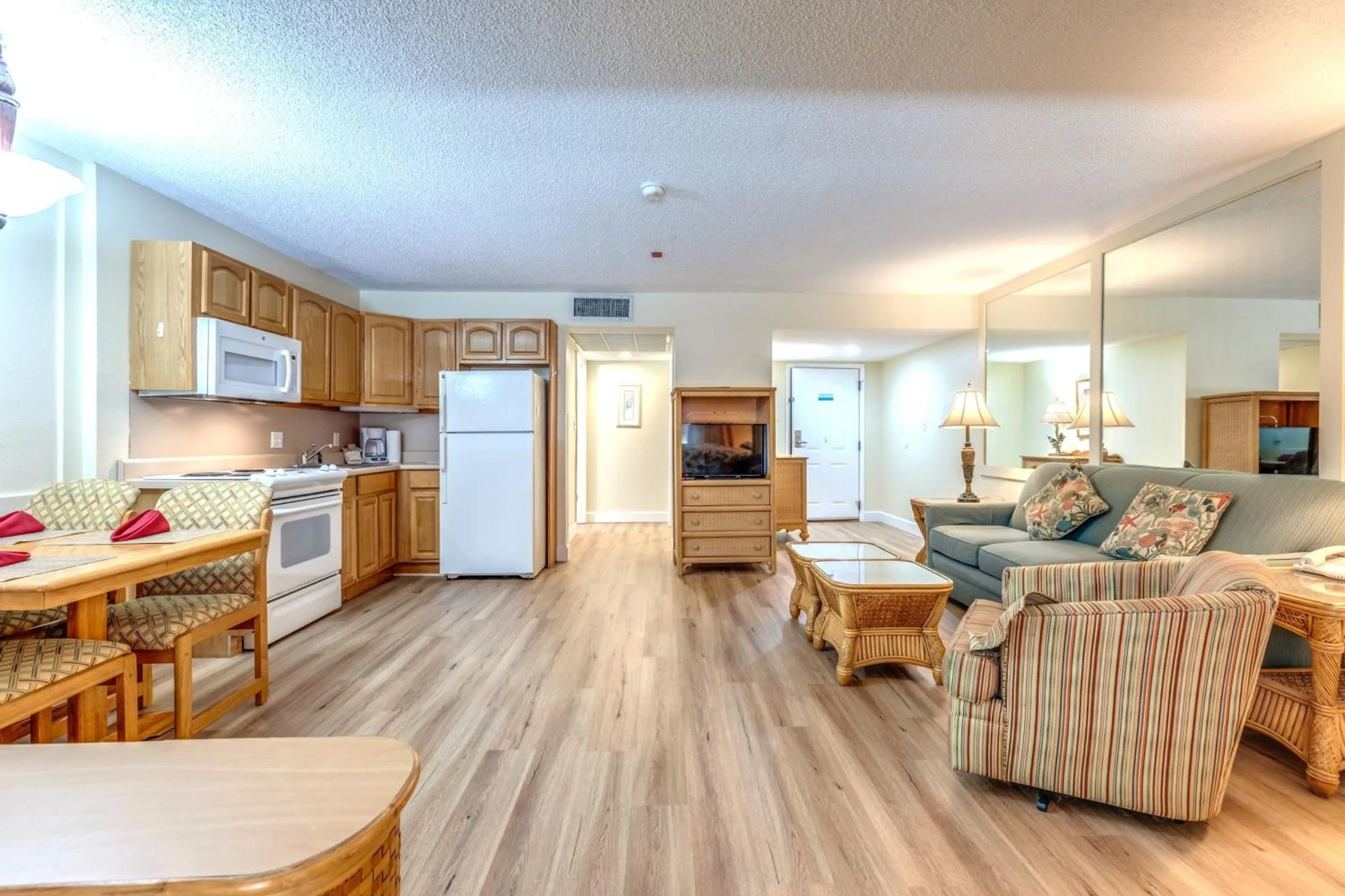 kitchen in Destin Holiday Beach Resort
