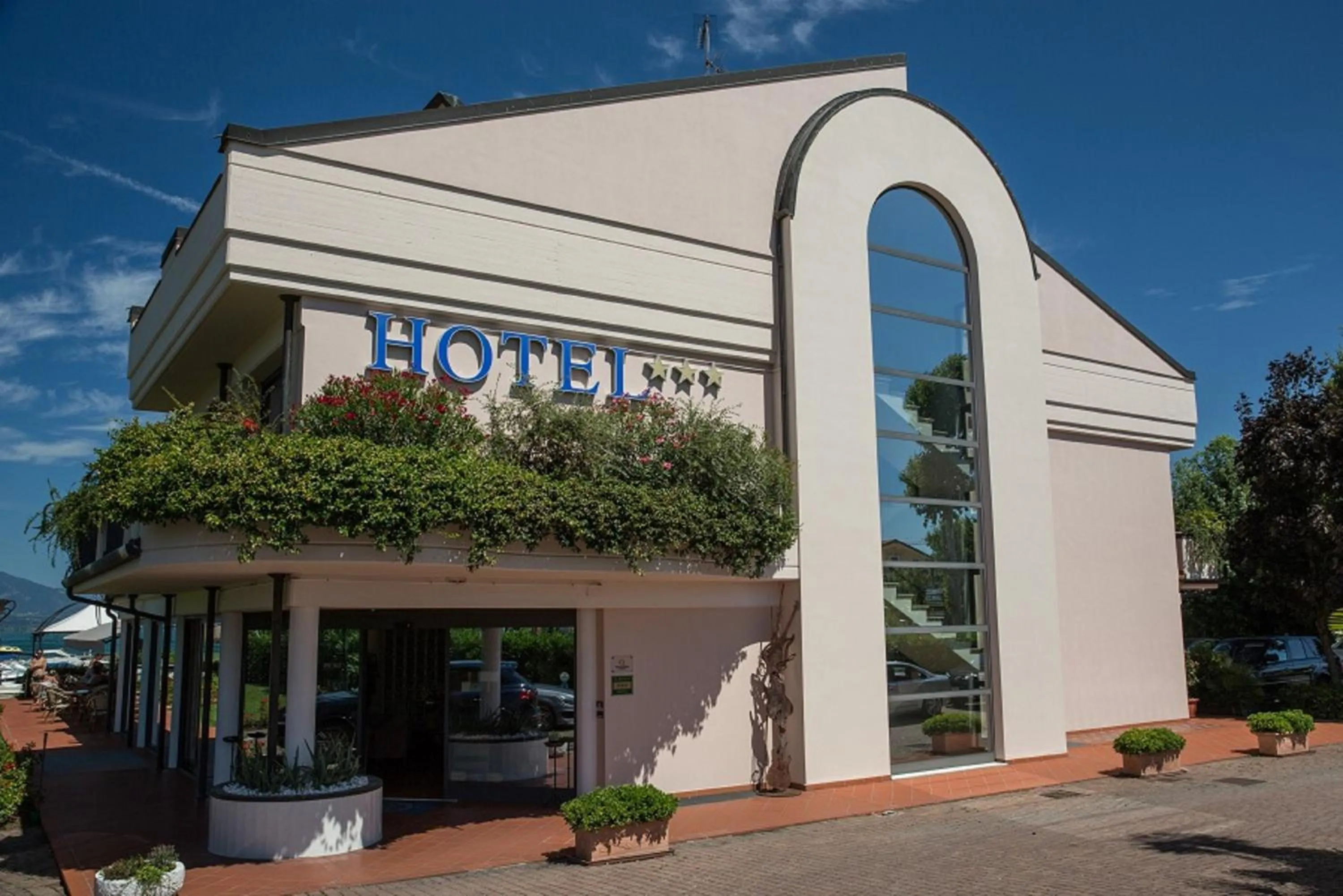 Facade/entrance in Yachting Hotel Mistral