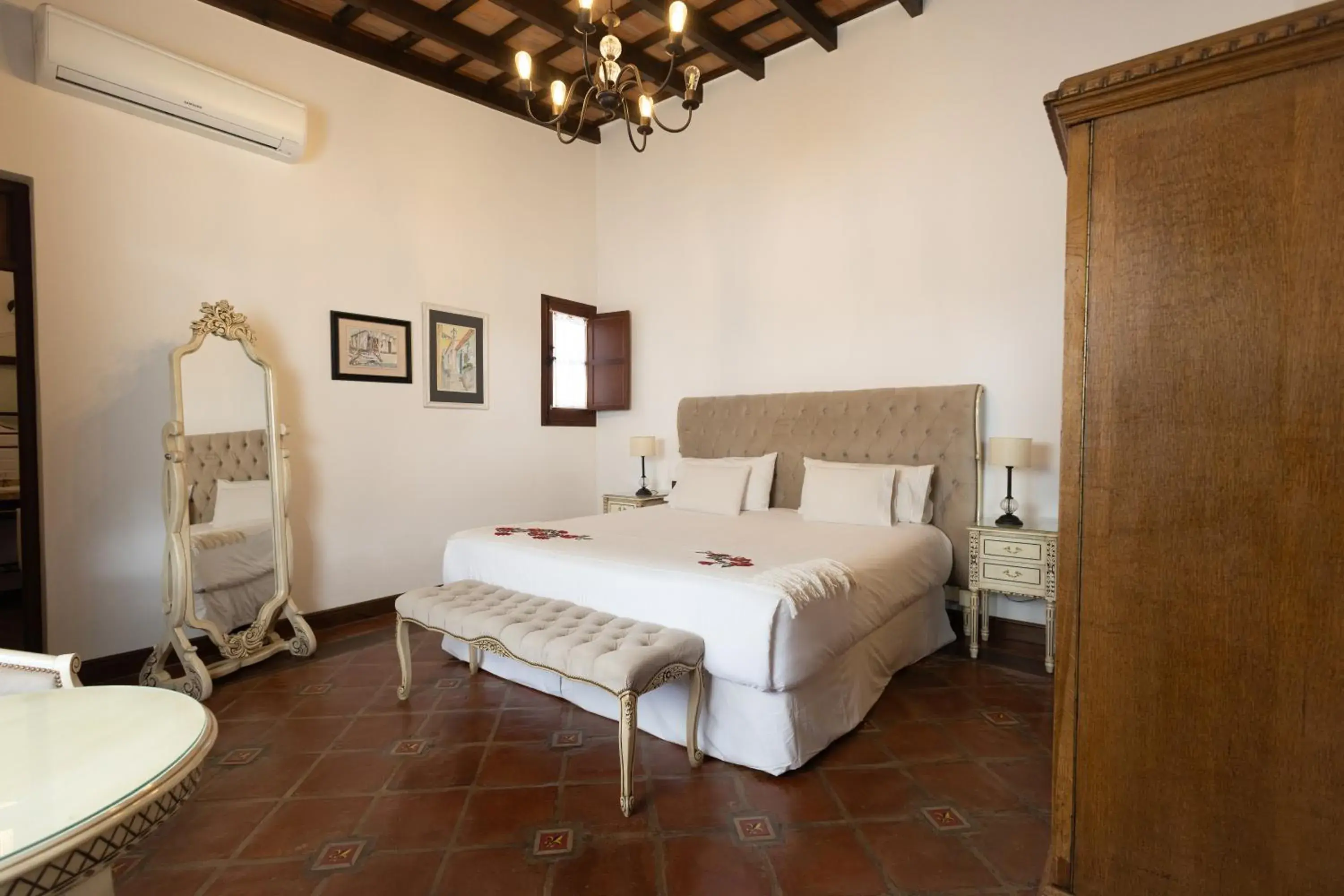 Suite with Spa Bath in Iraola Hotel Boutique Suite with Spa Bath in Iraola Hotel Boutique