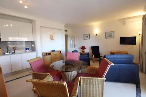 Marina Mar Light by SAPvillas