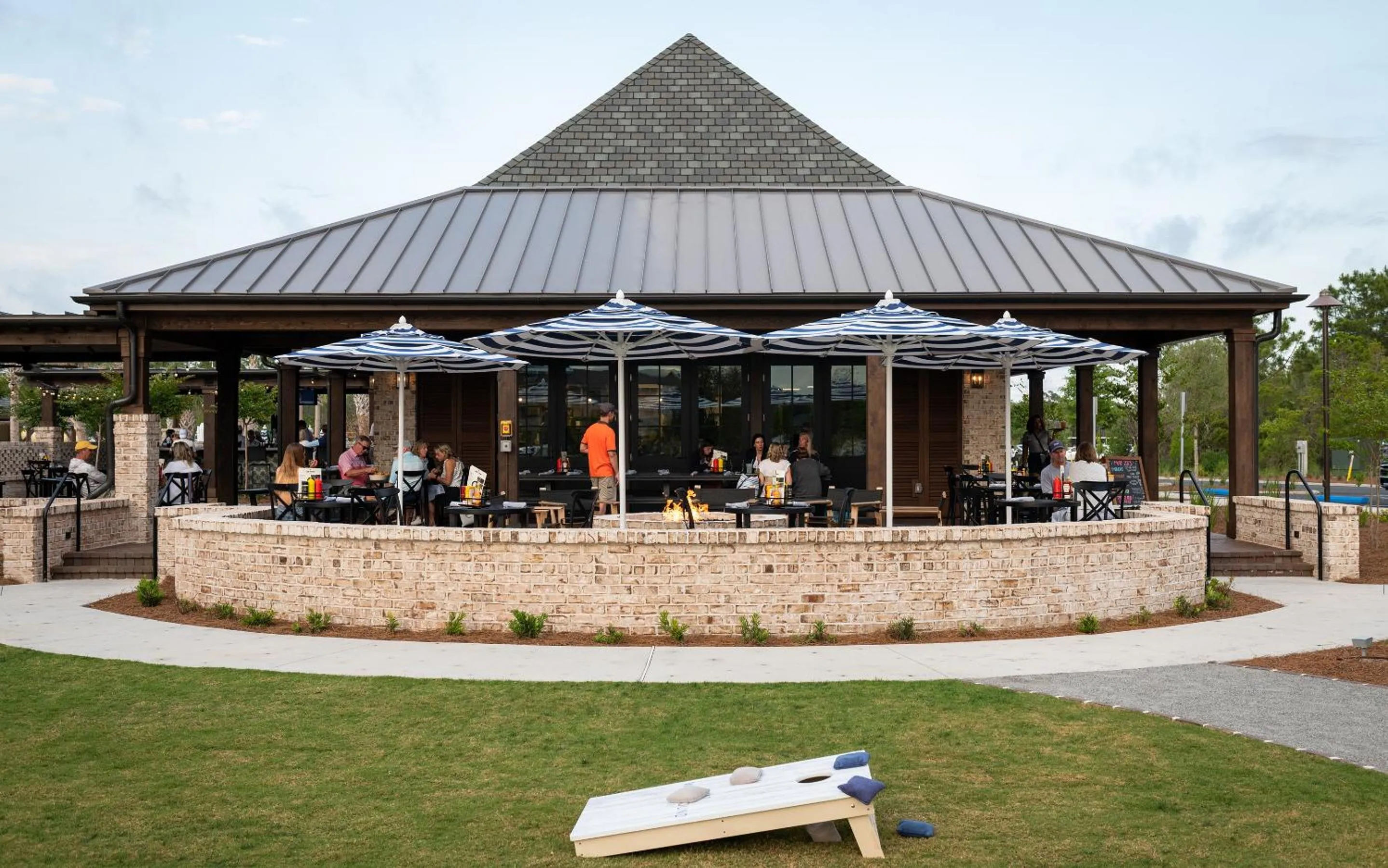 Restaurant/places to eat in Camp Creek Inn