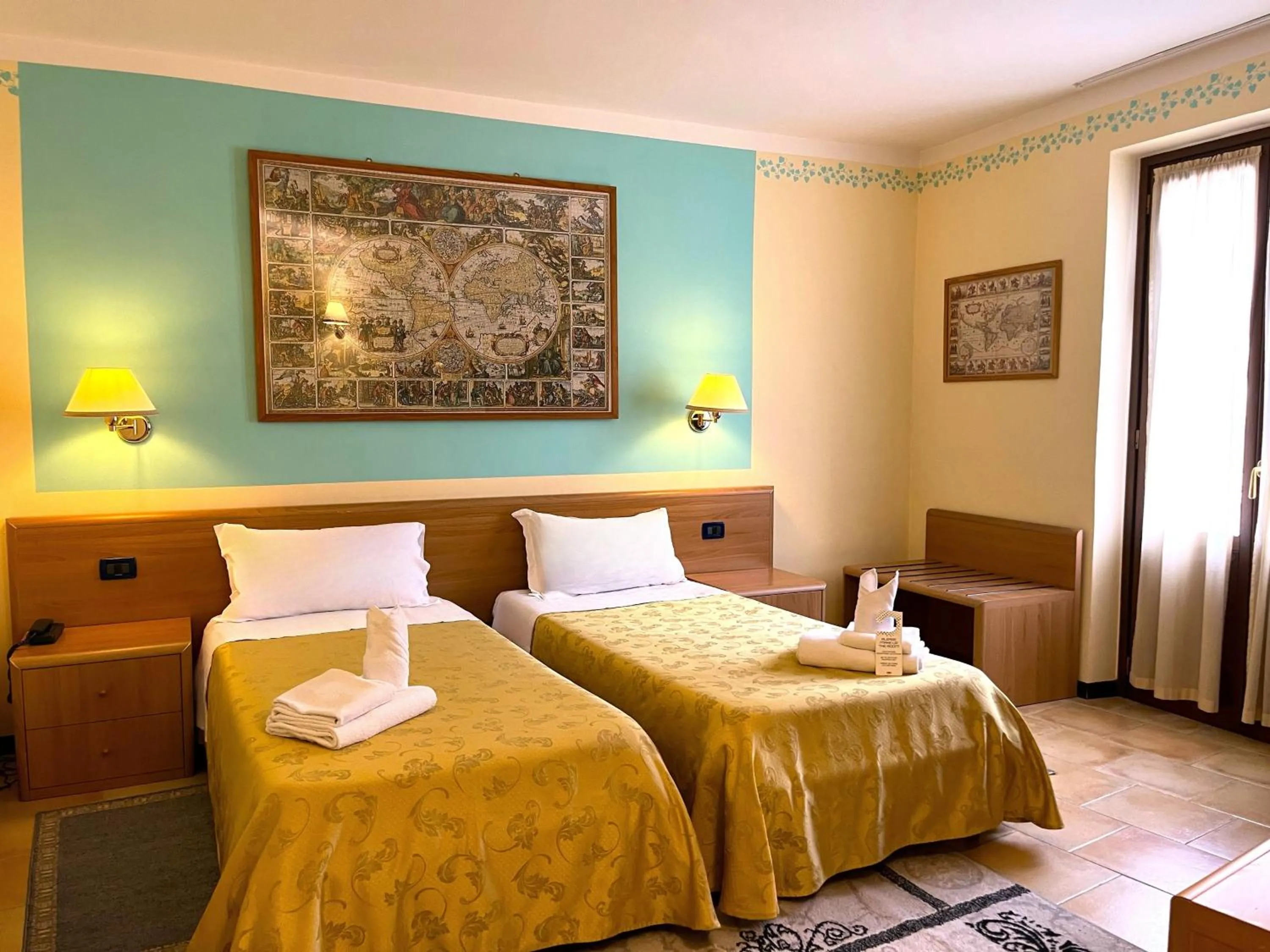 Bedroom, Bed in Hotel Susa