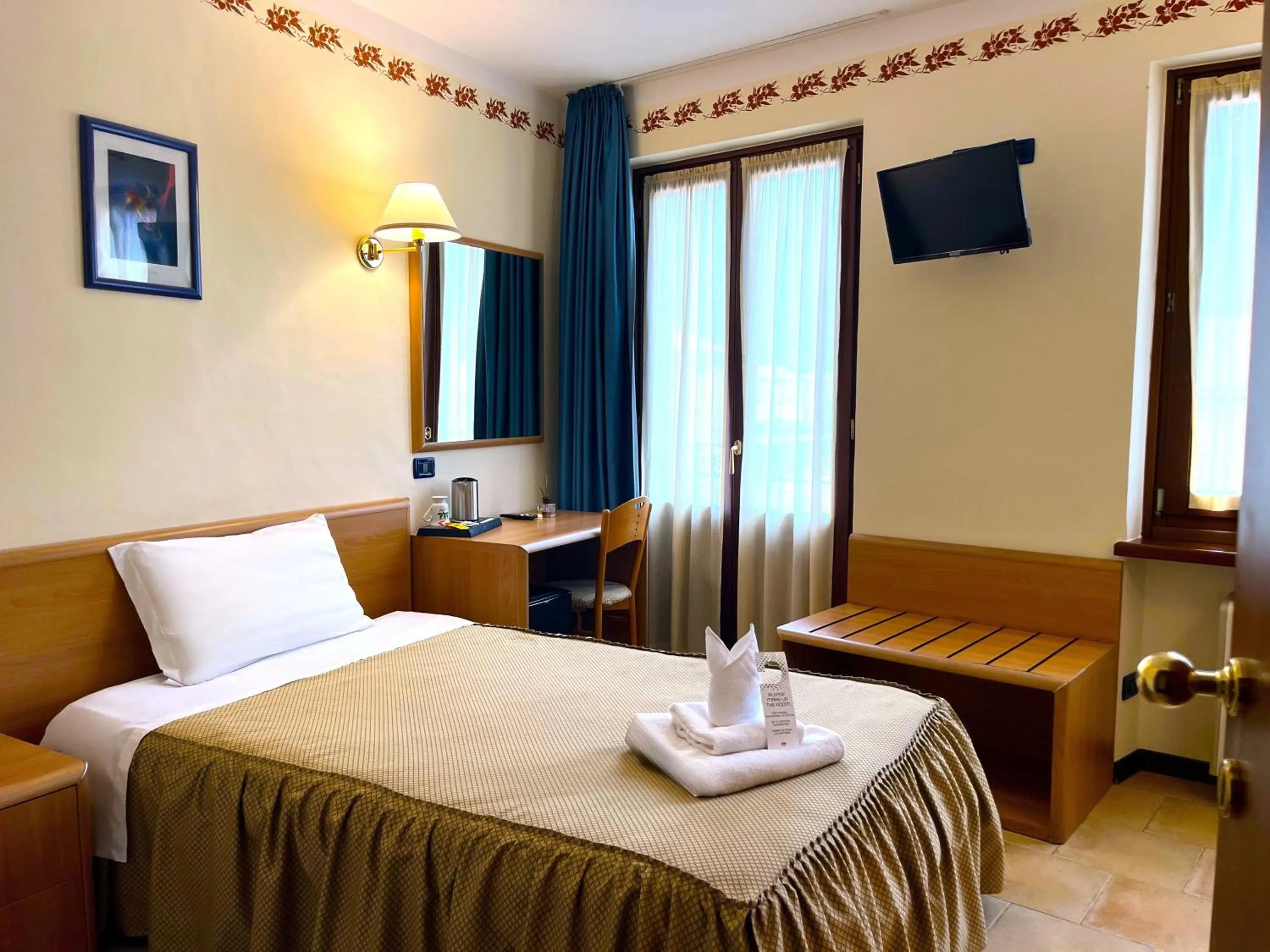 Bedroom, Bed in Hotel Susa