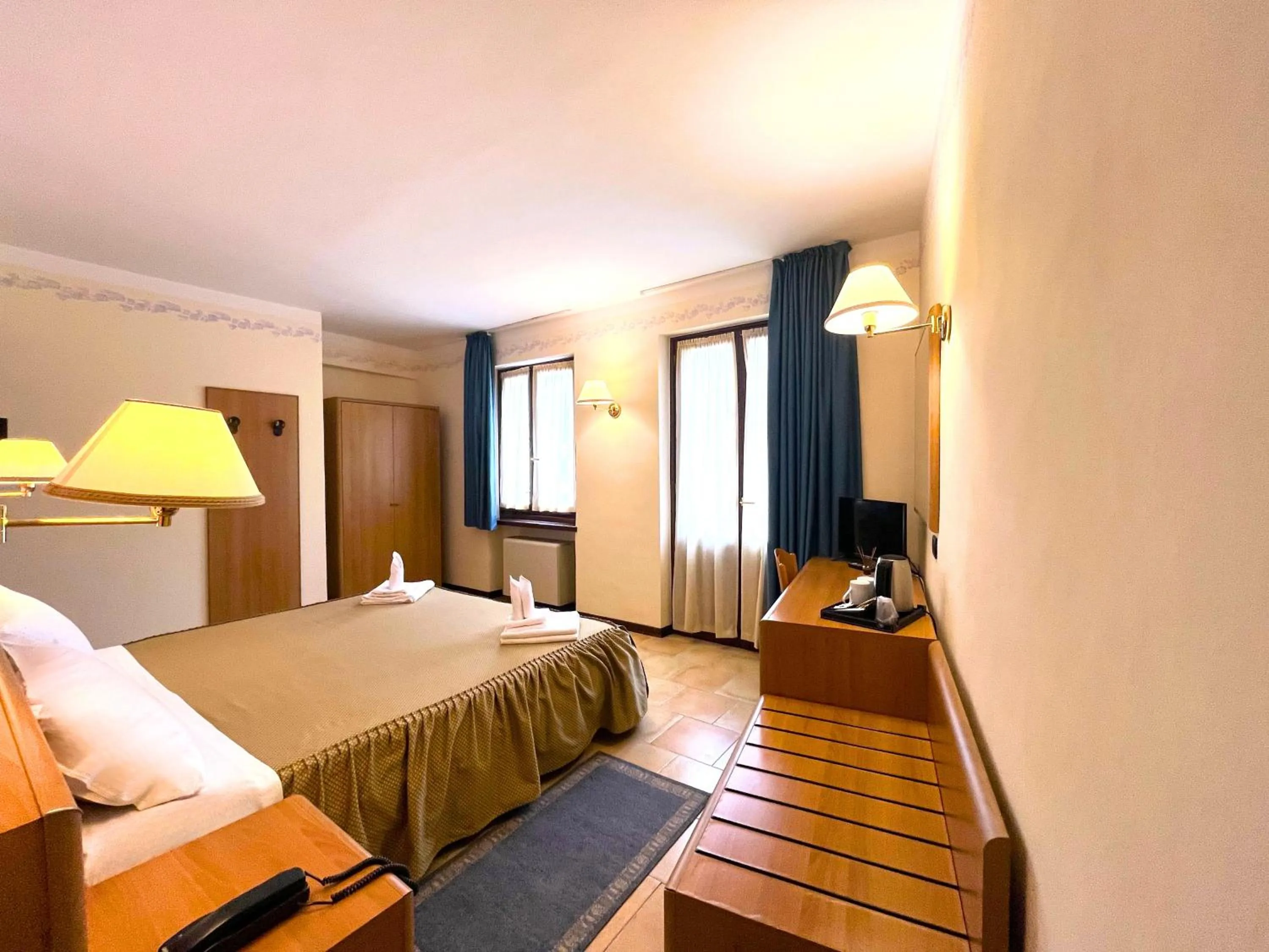 TV and multimedia, Bed in Hotel Susa