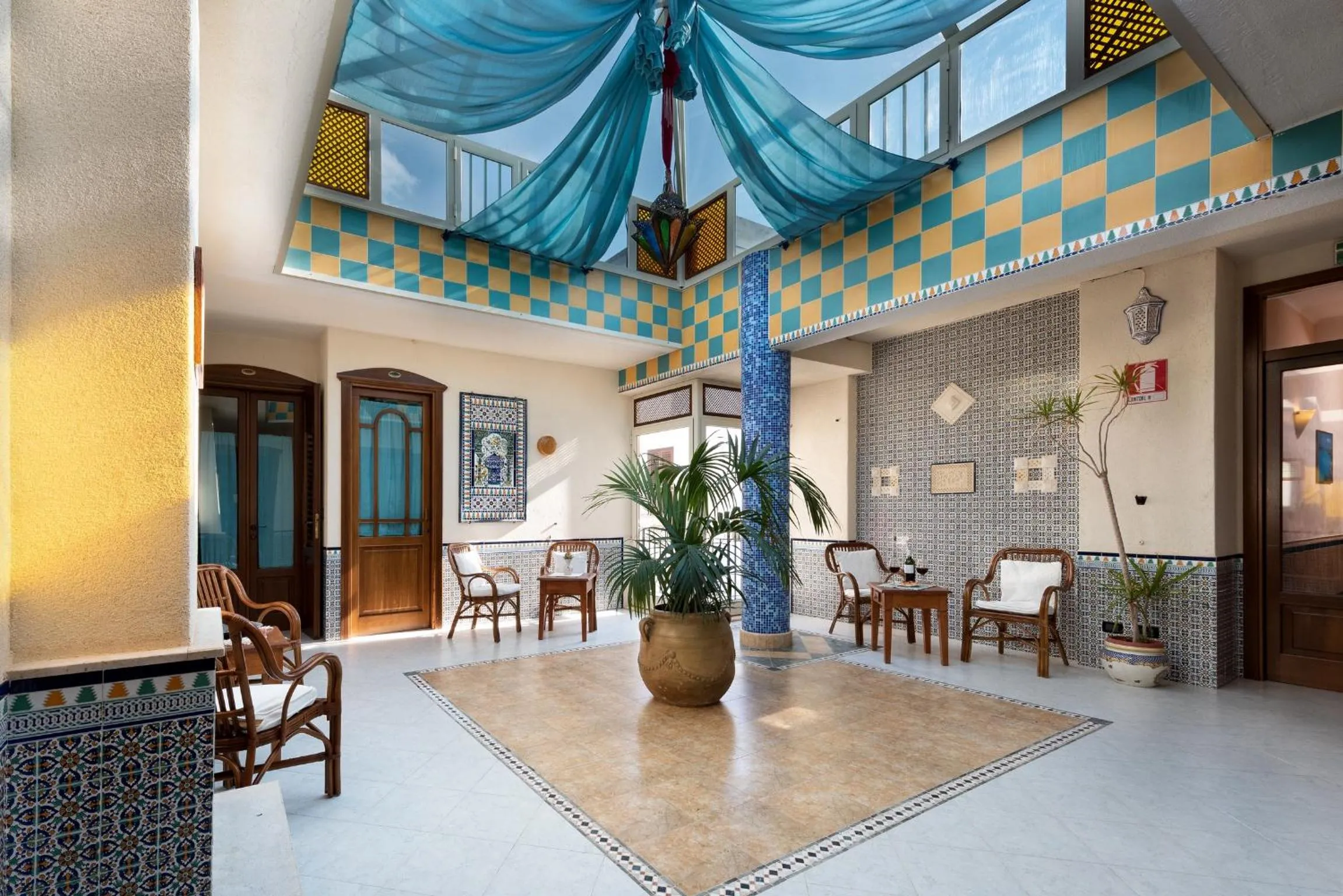 Patio in Hotel Sicilya