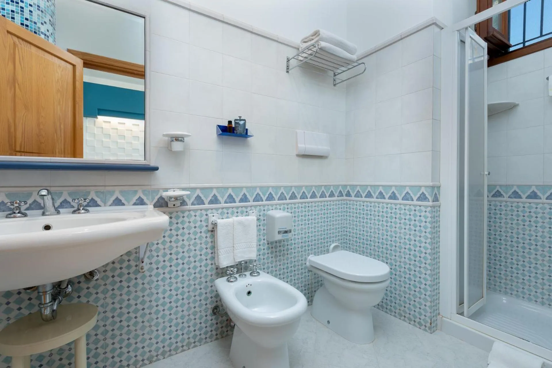 Bathroom in Hotel Sicilya