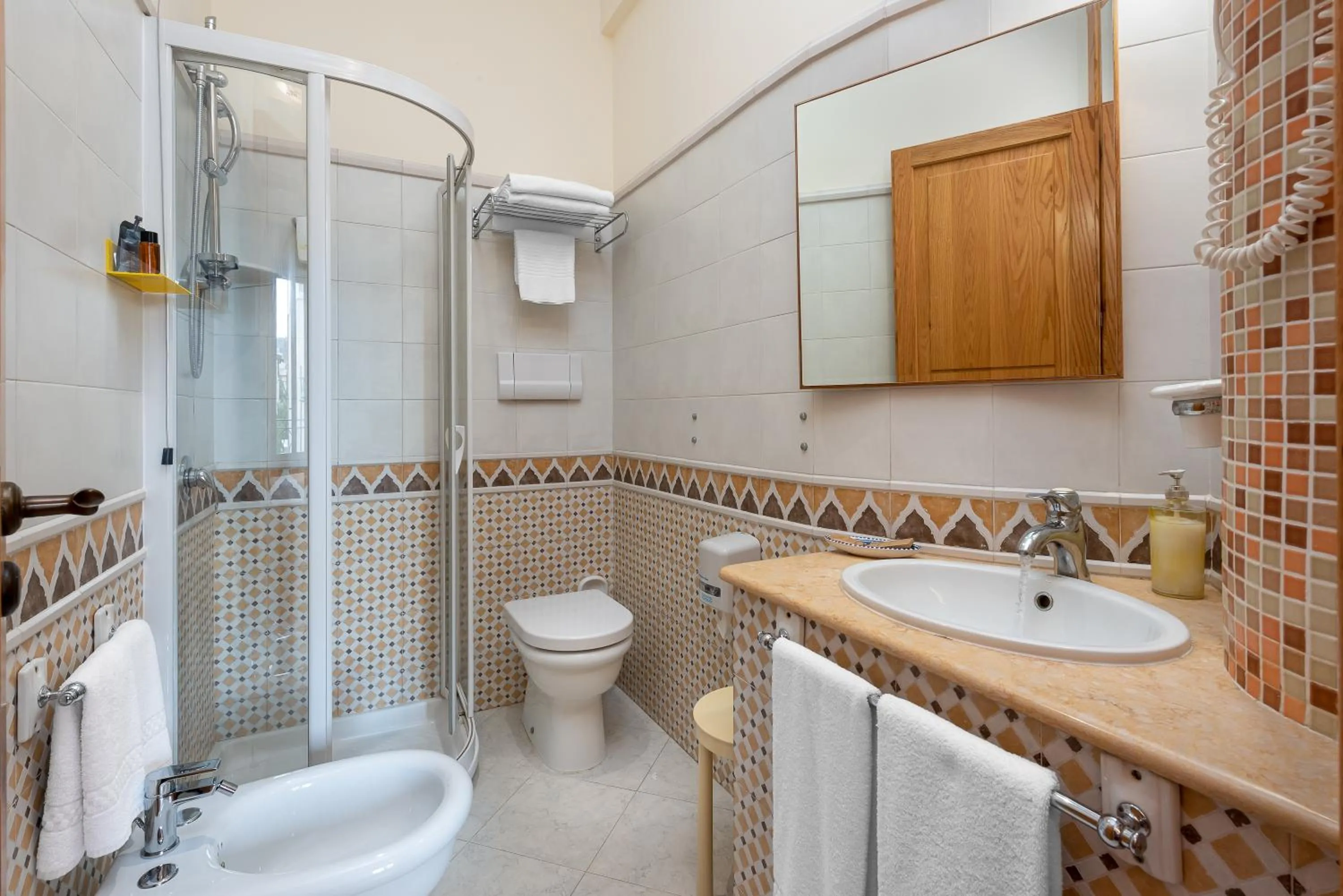 Bathroom in Hotel Sicilya