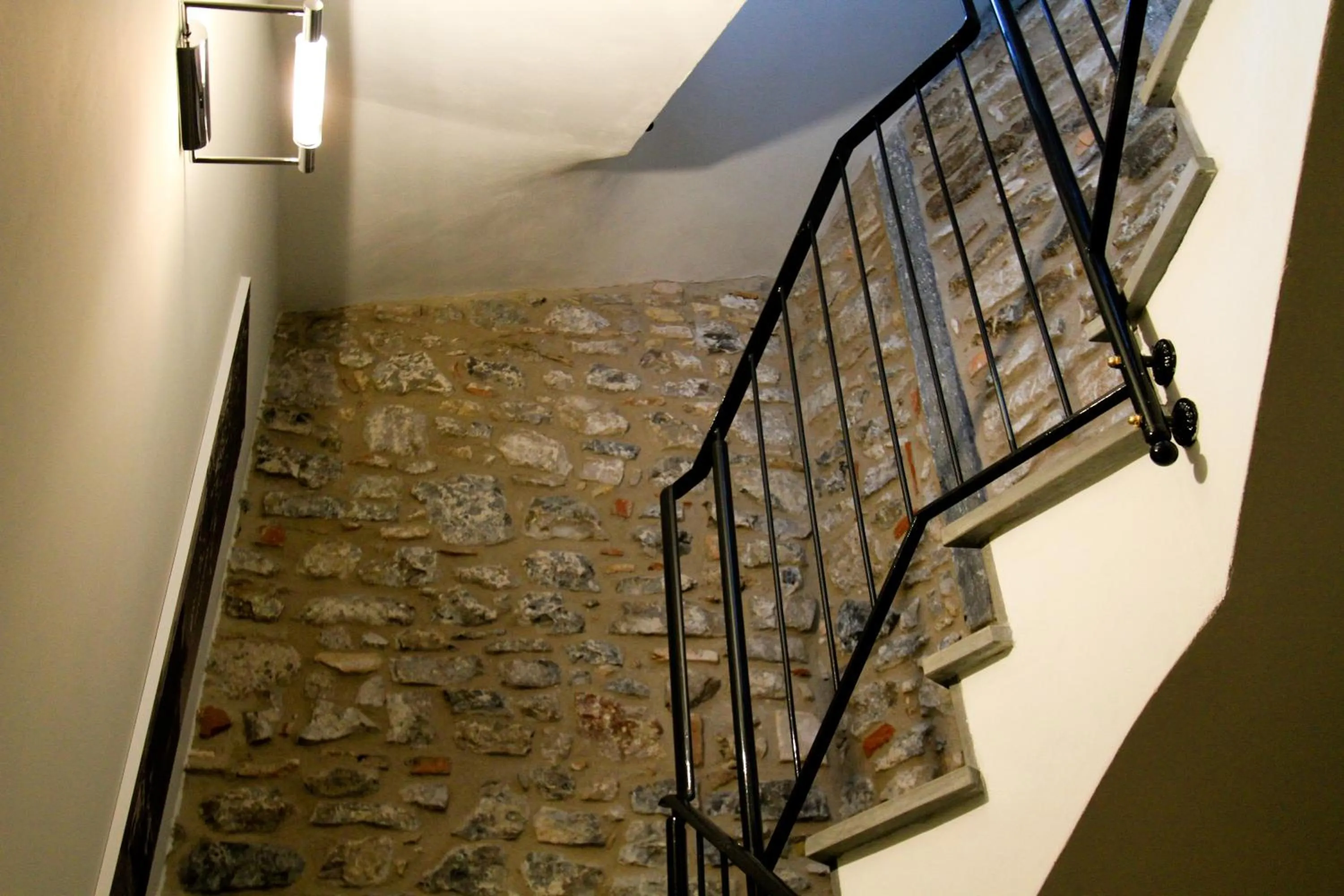 Decorative detail in Garni Gianmartin