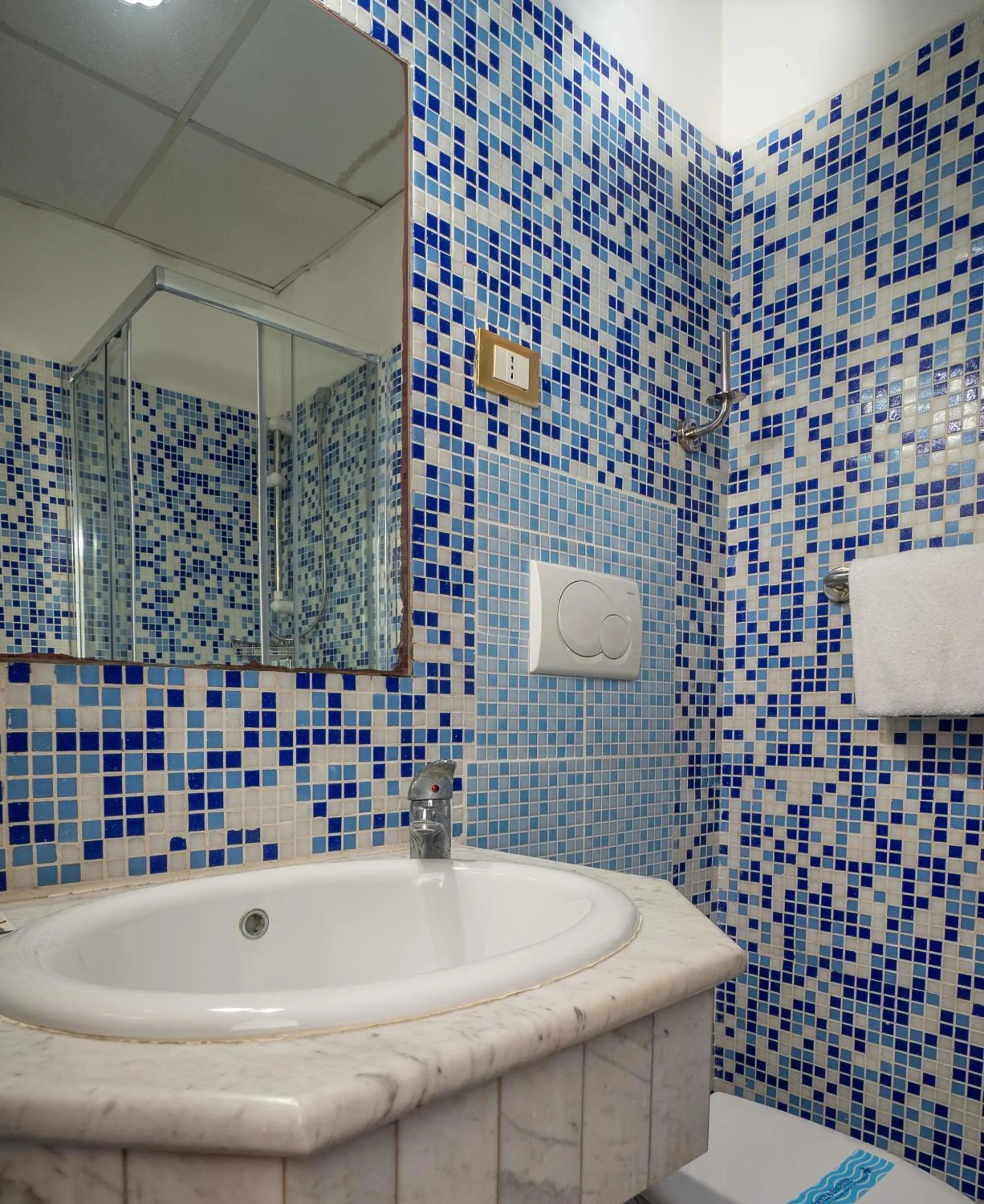 Bathroom in Hotel Gabriella